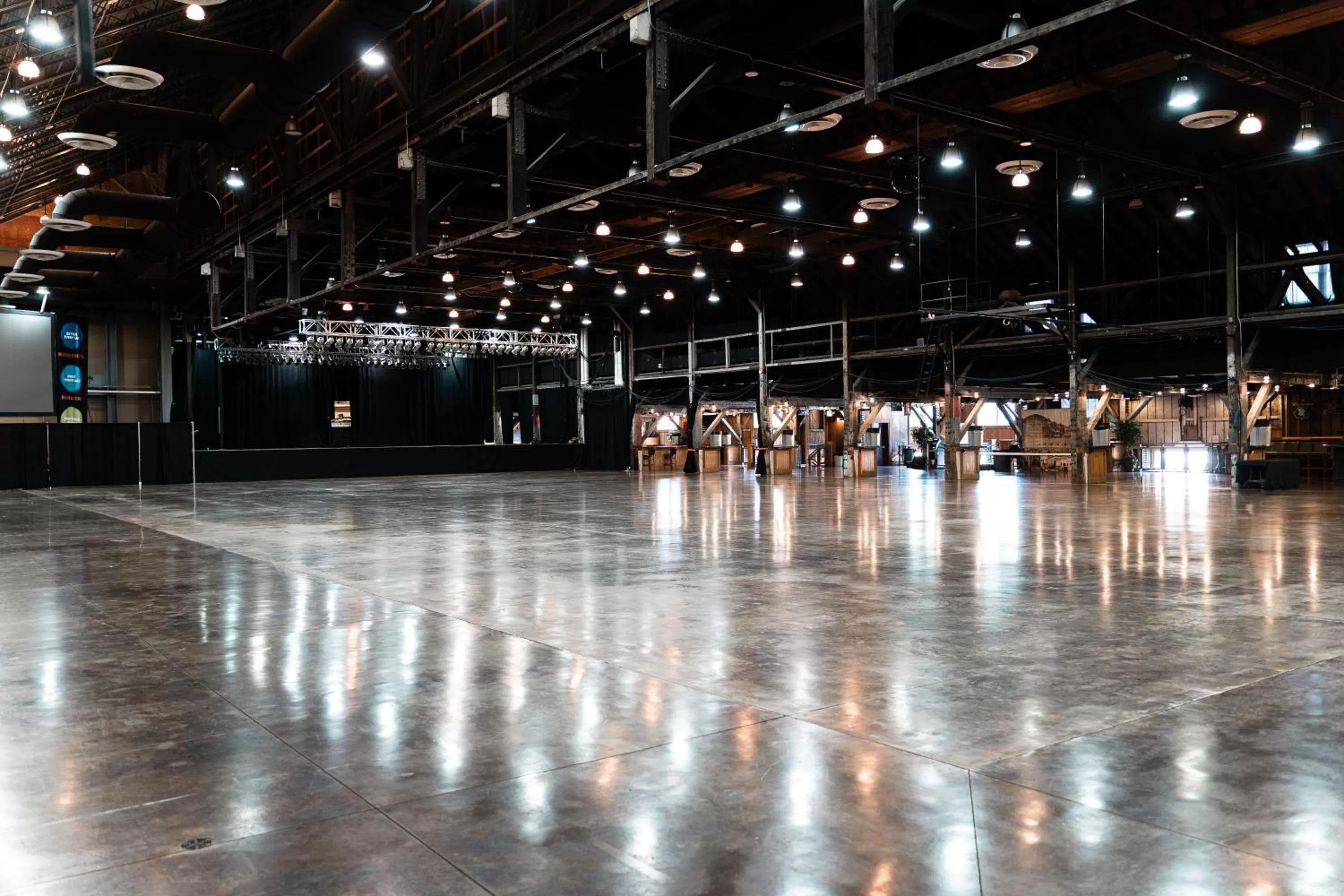 Meeting/conference room in Holiday Inn Resort Deadwood Mountain Grand by IHG