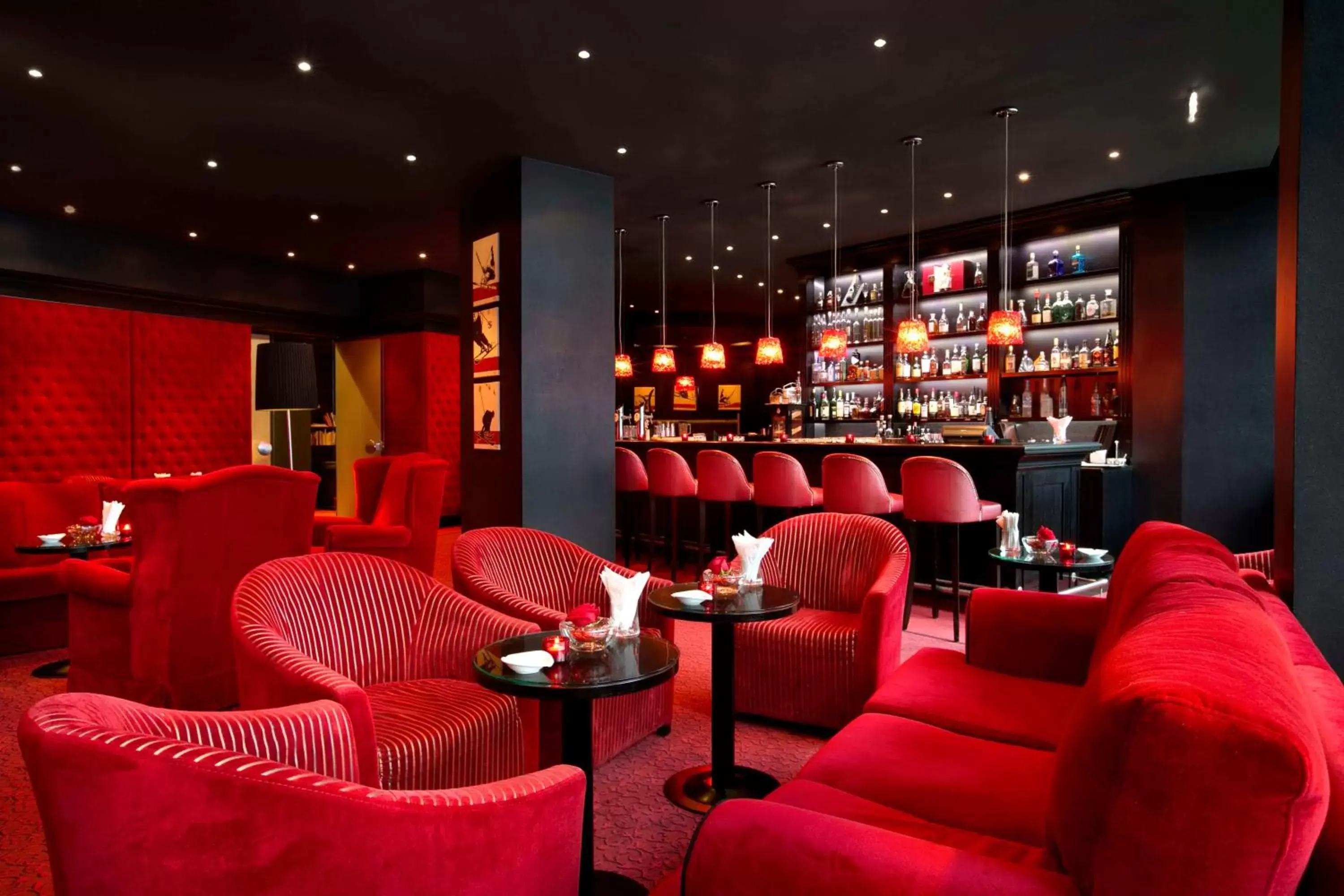Lounge/Bar in Kempinski Hotel Das Tirol