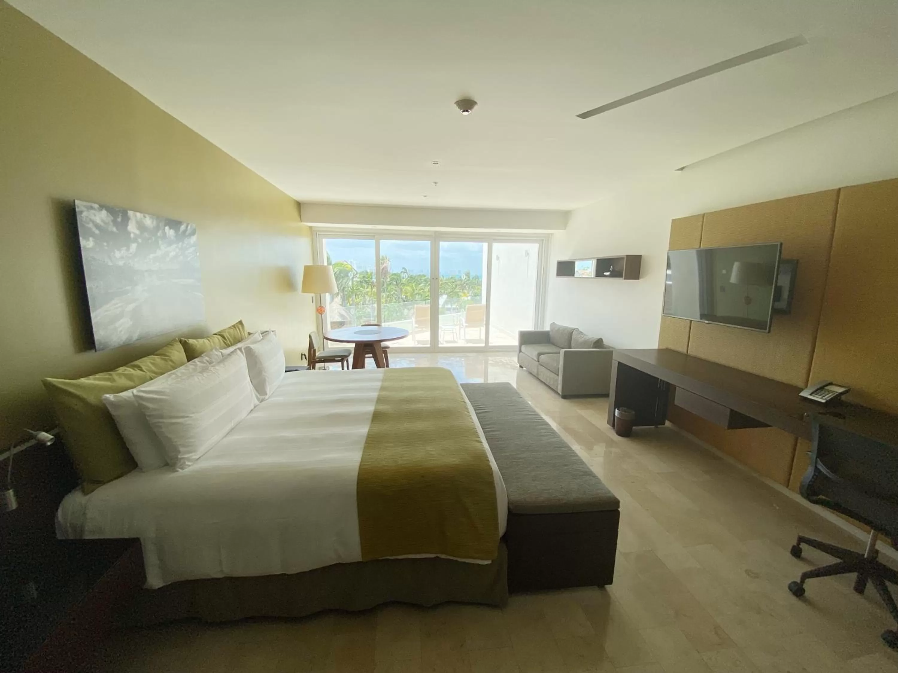 Bedroom, Bed in Presidente InterContinental Cancun Resort