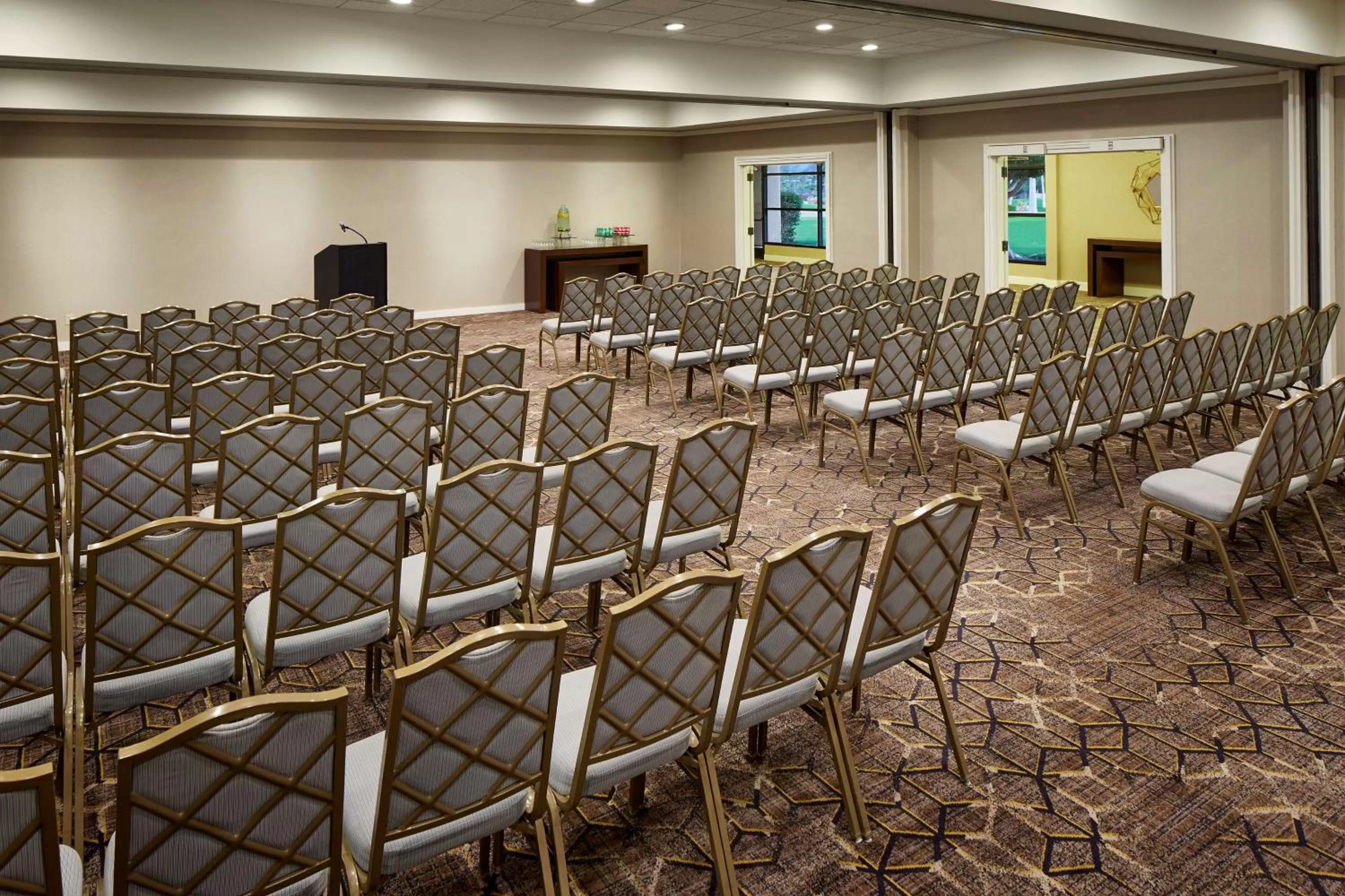 Meeting/conference room in DoubleTree by Hilton Golf Resort Palm Springs