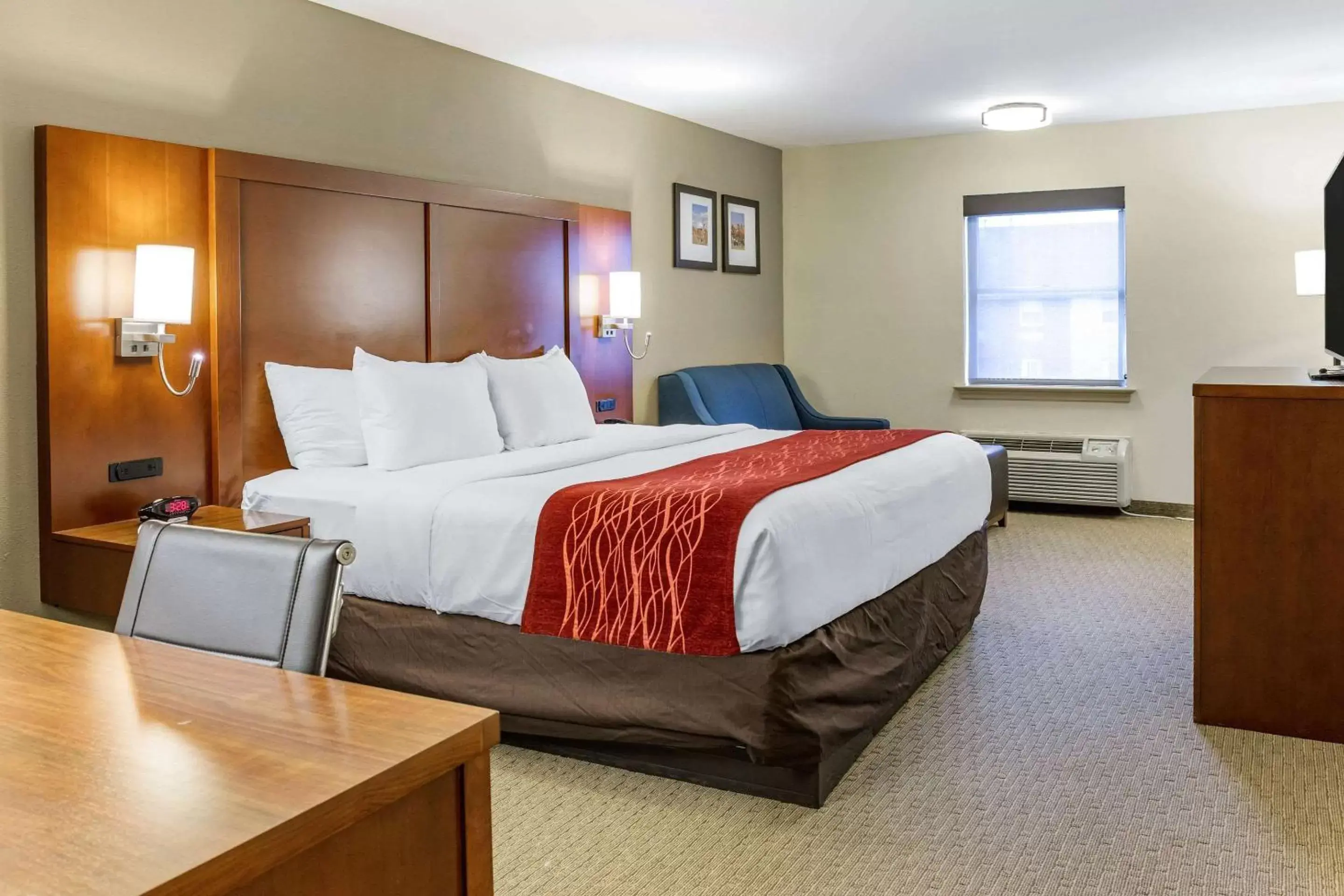 Photo of the whole room, Bed in Comfort Inn Lancaster at Rockvale