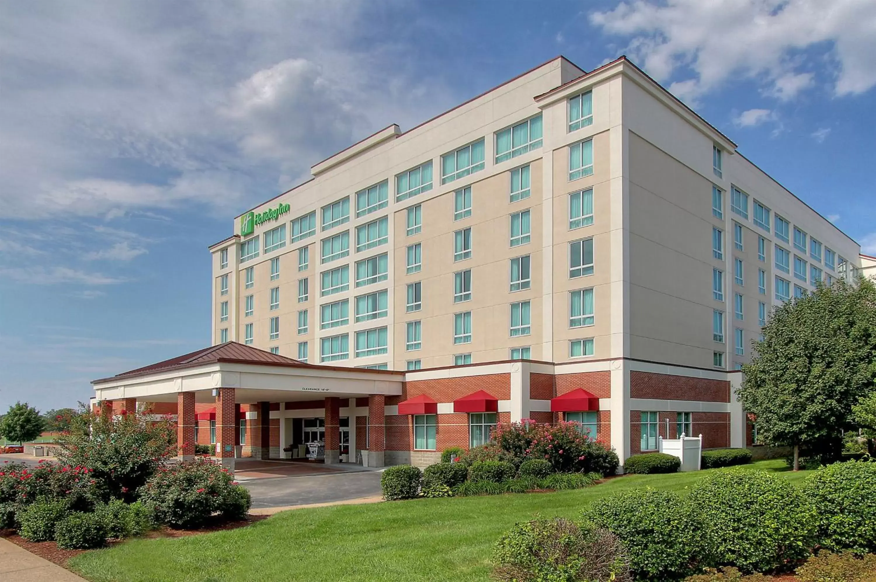Property Building in Holiday Inn University Plaza-Bowling Green, an IHG Hotel
