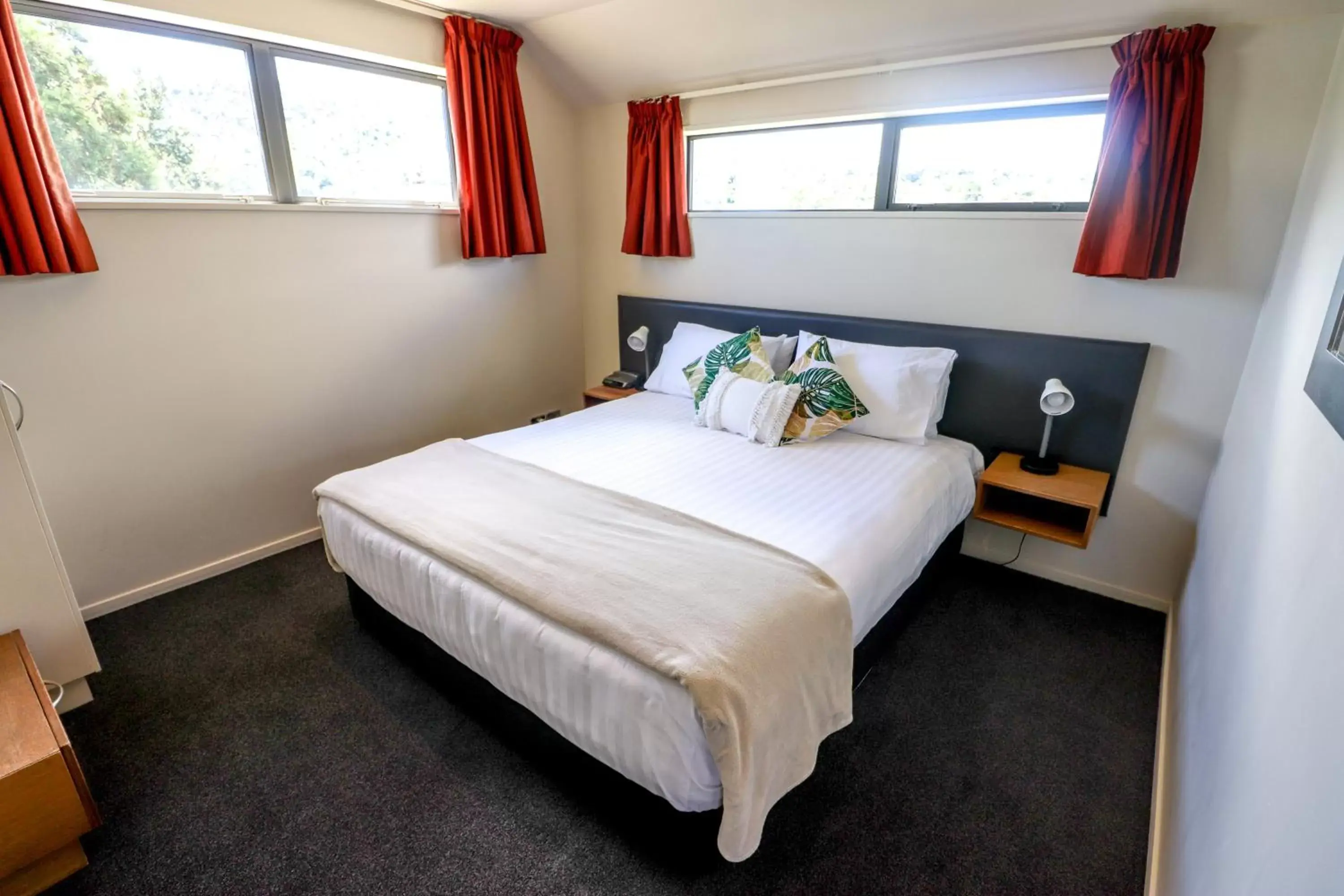 Bedroom, Bed in Coleraine Suites & Apartments