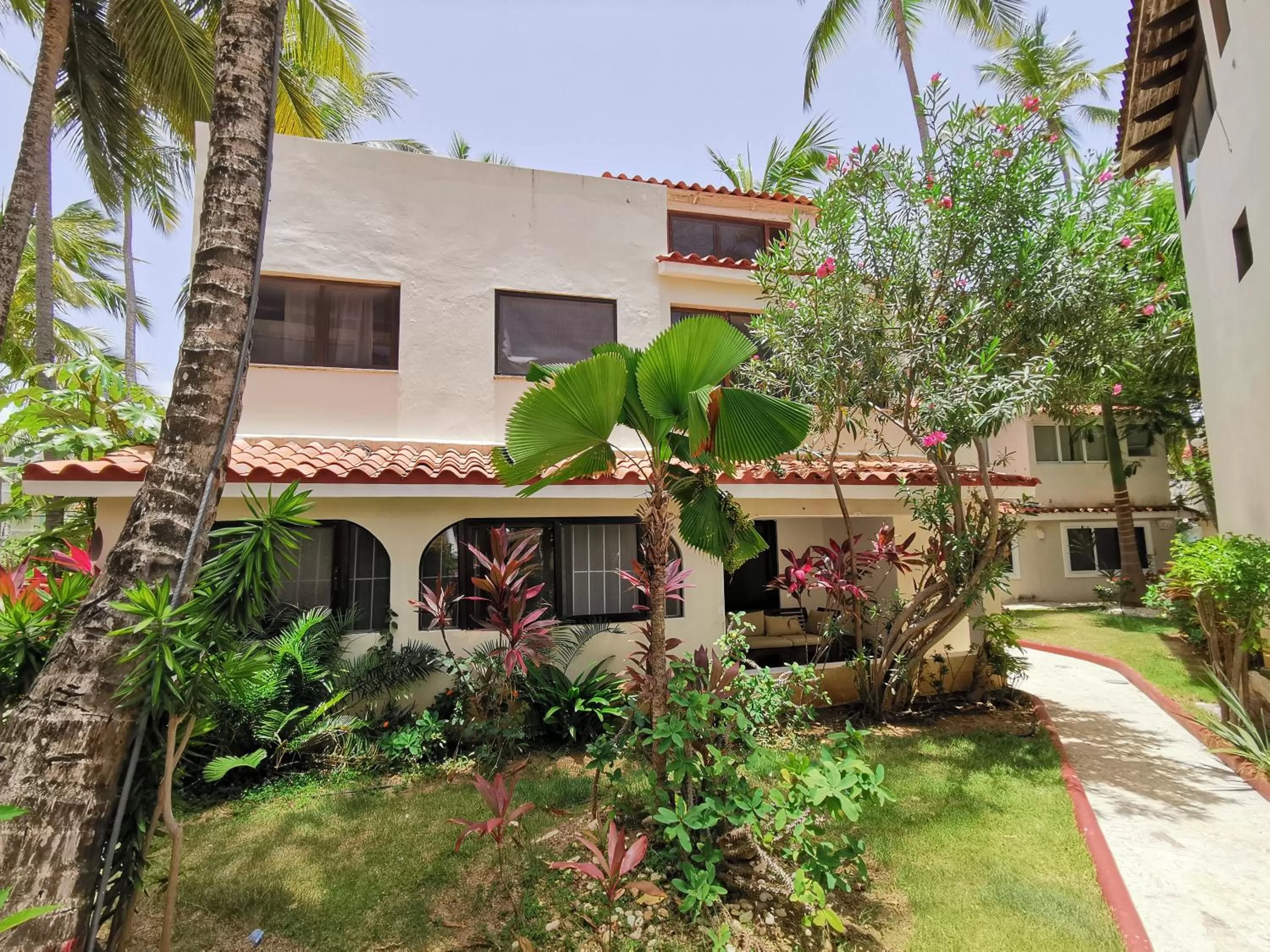 Deluxe Villa - single occupancy in Tropical Villas at Los Corales Beach - Caribbean Rentals FZCO