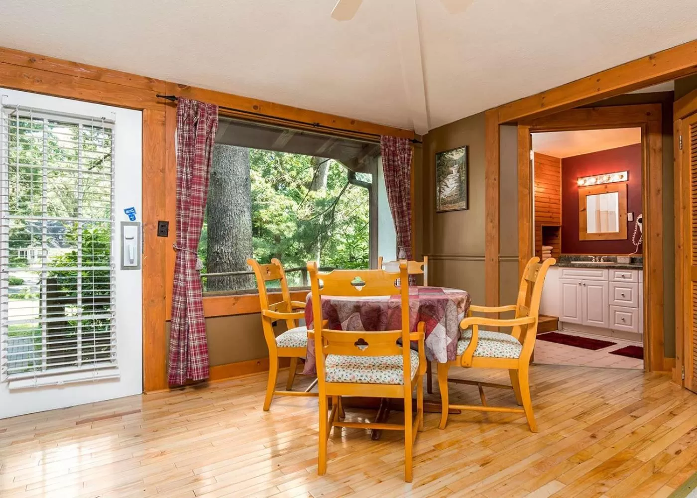 Seating area in Highland Lake Inn & Resort - Flat Rock