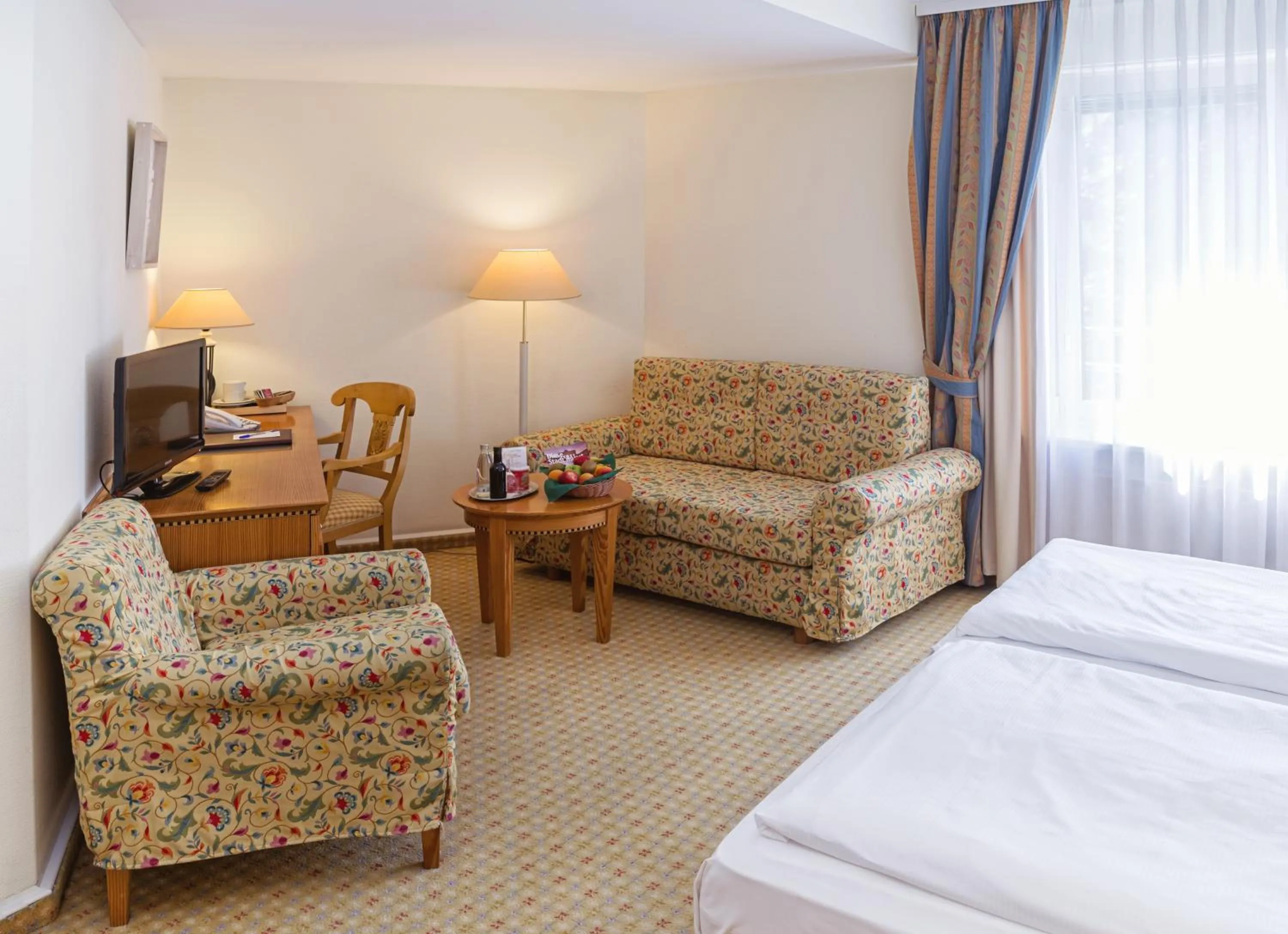 Photo of the whole room, Bed in Hotel Domicil Berlin by Golden Tulip