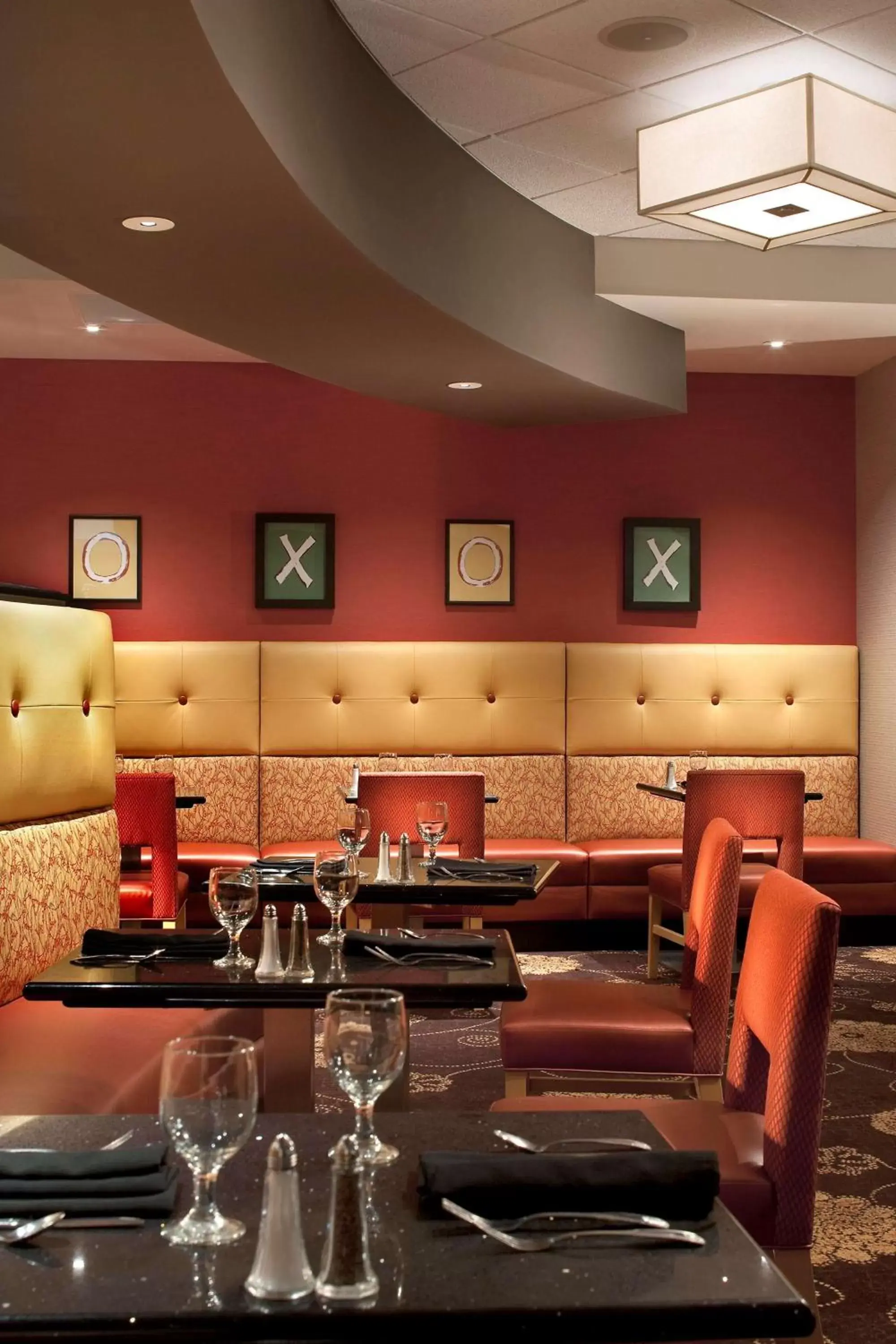 Restaurant/Places to Eat in DoubleTree by Hilton Pittsburgh Monroeville Convention Center