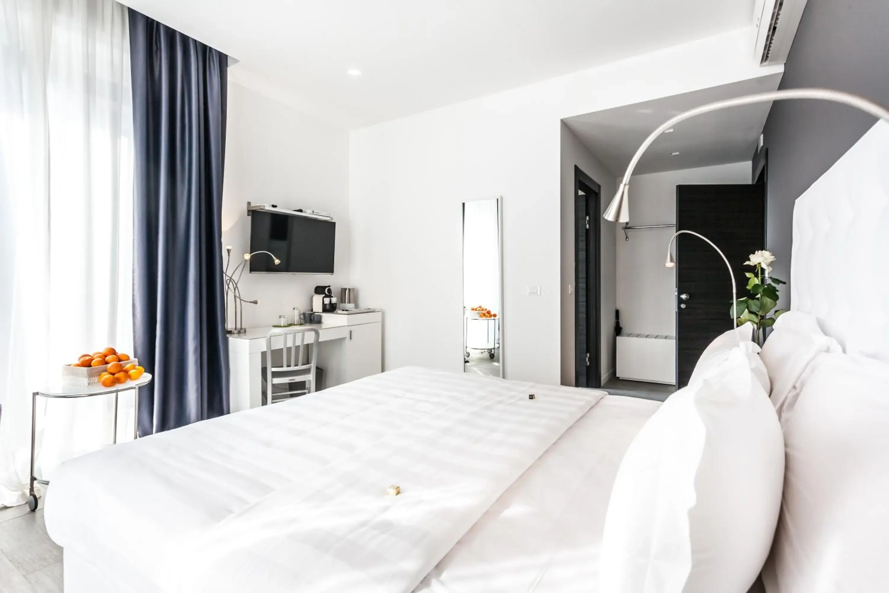 Day, Bed in Made to Measure Business Day, Bed in Made to Measure Business