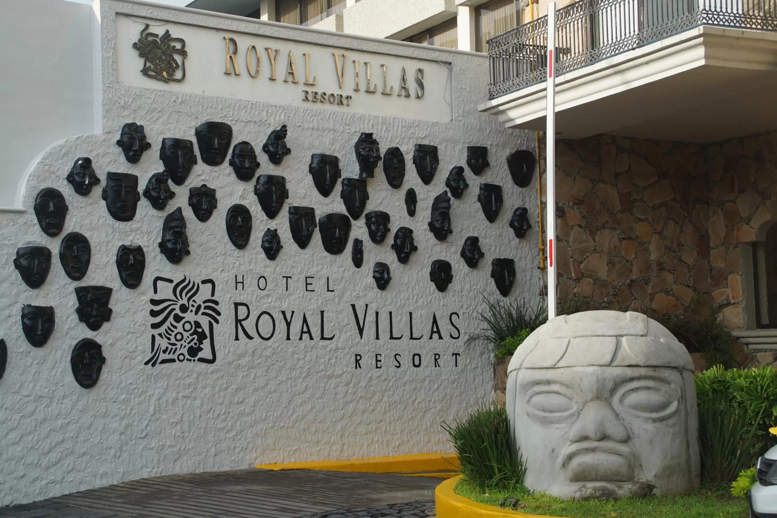 Facade/entrance in Royal Villas Resort