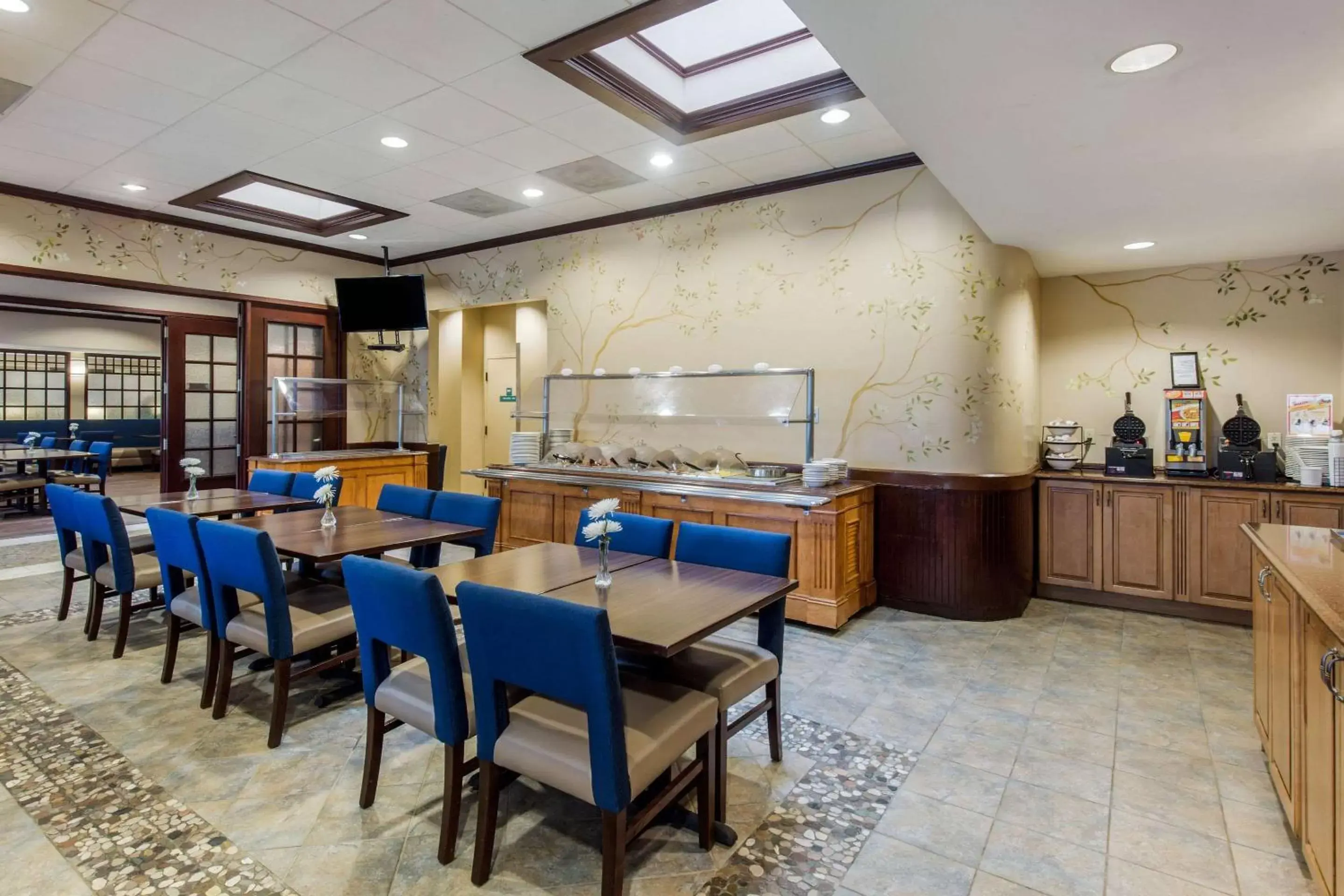 Restaurant/Places to Eat in Comfort Inn Conference Center Bowie