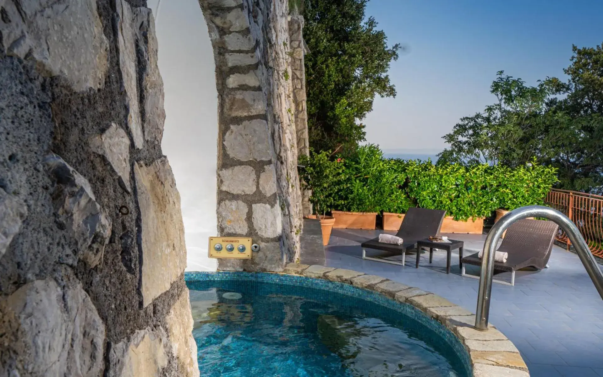 Open Air Bath, Swimming Pool in Hotel Belair