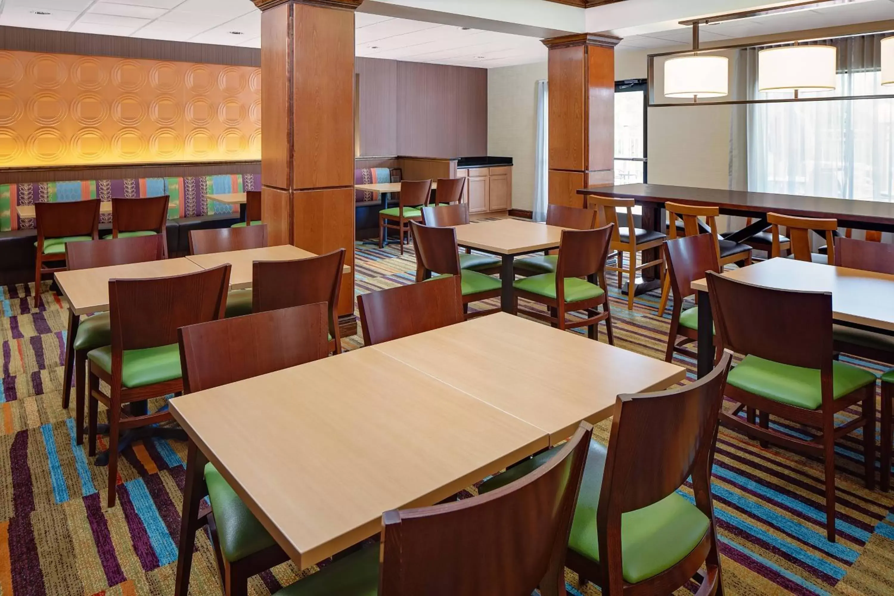 Breakfast, Restaurant/Places to Eat in Fairfield Inn and Suites by Marriott Dallas Mansfield
