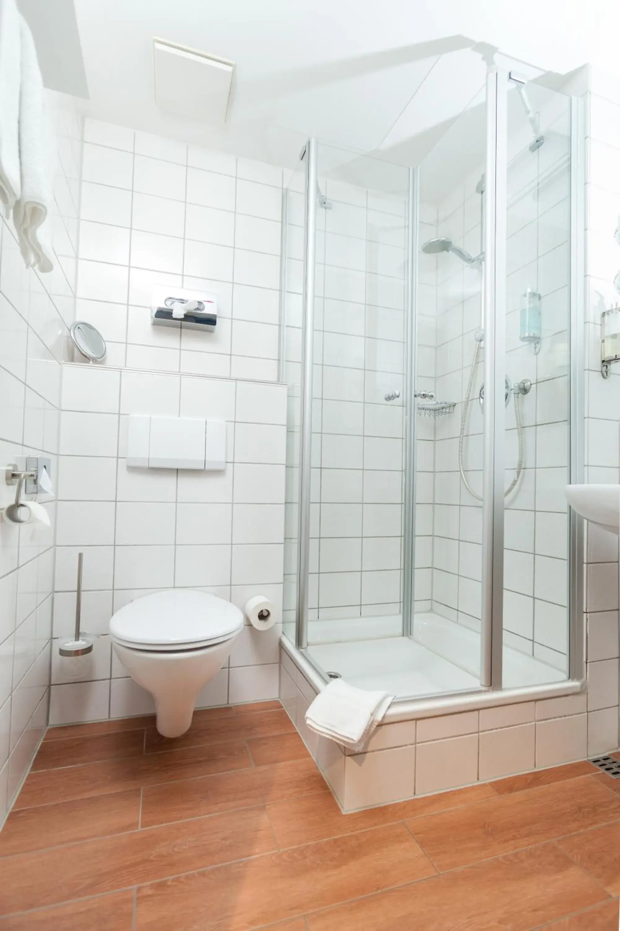 Shower, Bathroom in Best Western Hotel Nurnberg am Hauptbahnhof