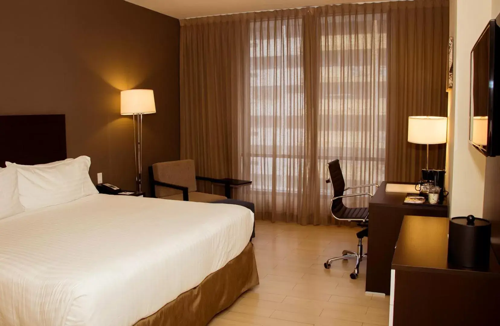 Bed in Holiday Inn Panama Distrito Financiero, an IHG Hotel