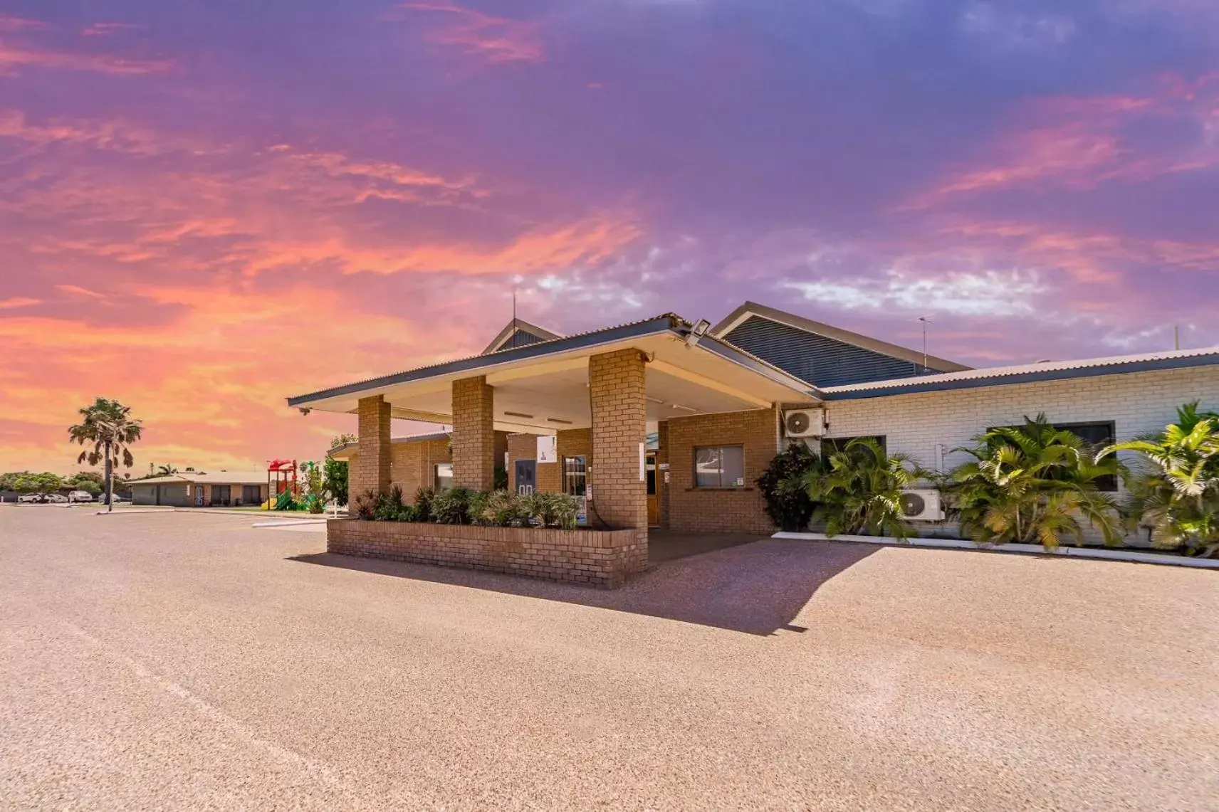 Property building in Carnarvon Motel Property building in Carnarvon Motel