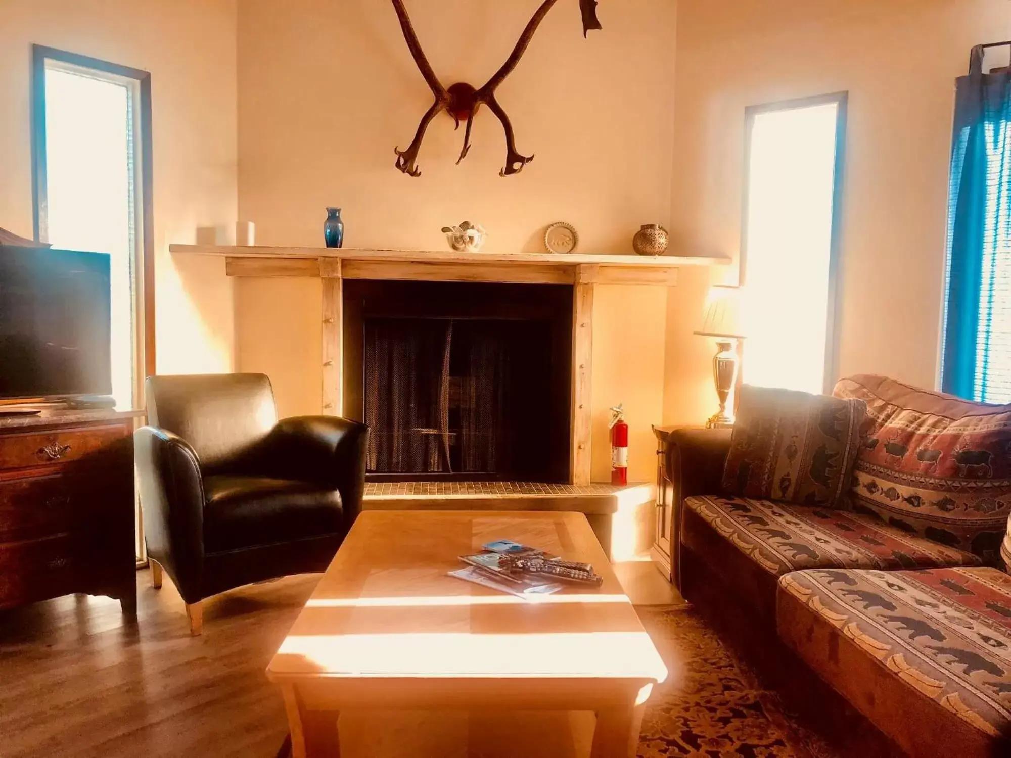 Seating Area in Driftwood Inn