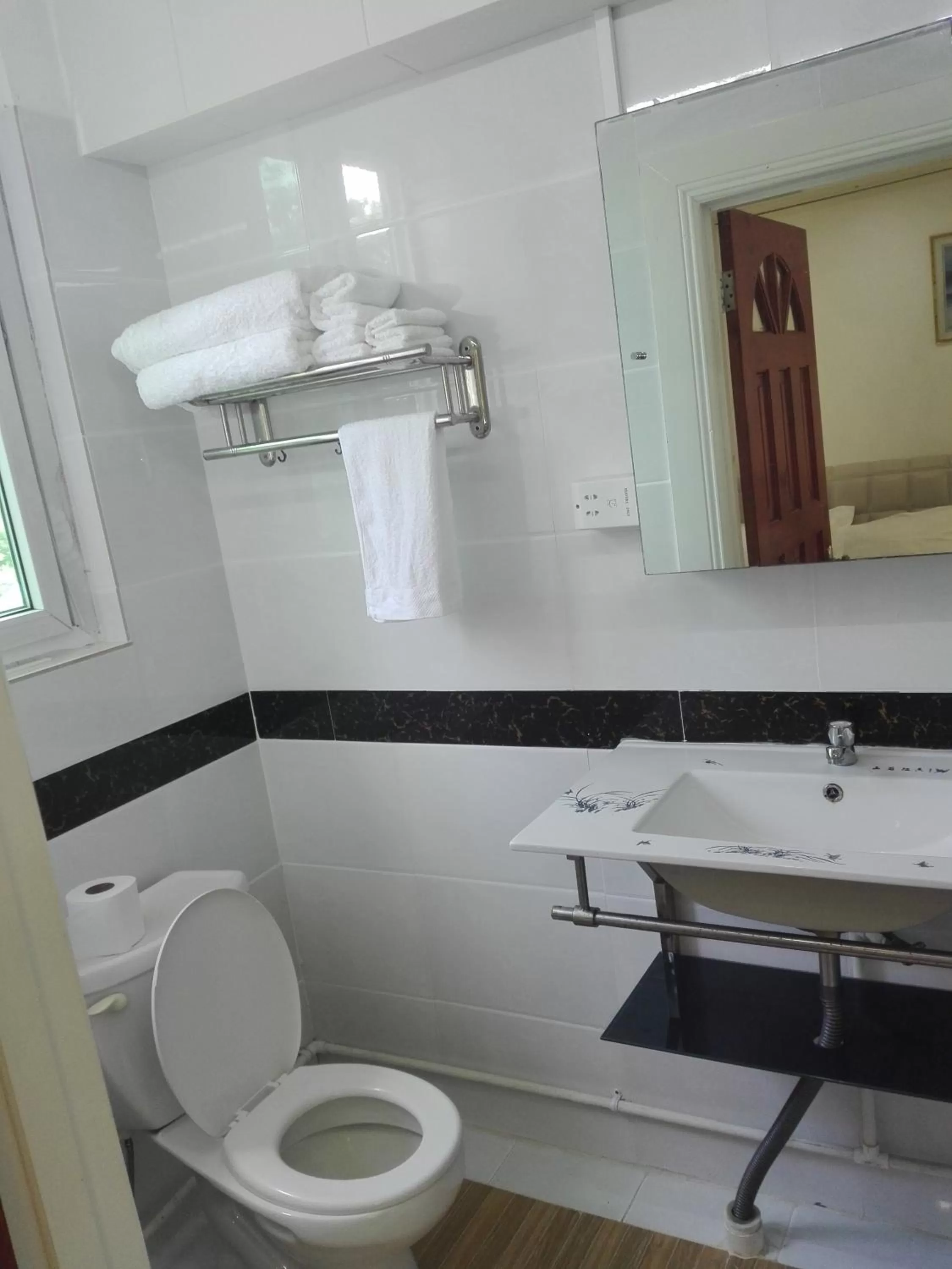 Bathroom in Riverside Hotel