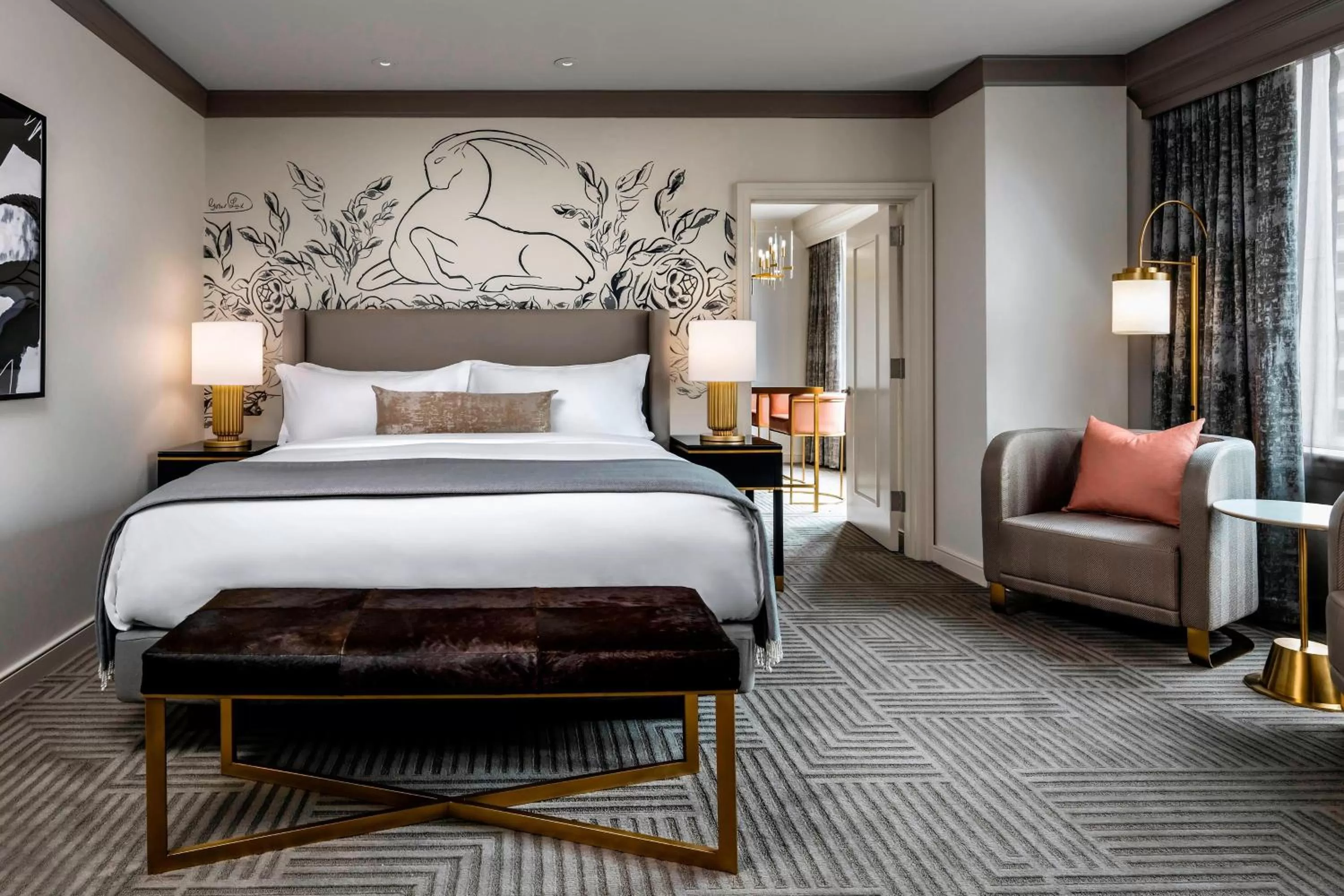 Photo of the whole room, Bed in The Gwen, a Luxury Collection Hotel, Michigan Avenue Chicago
