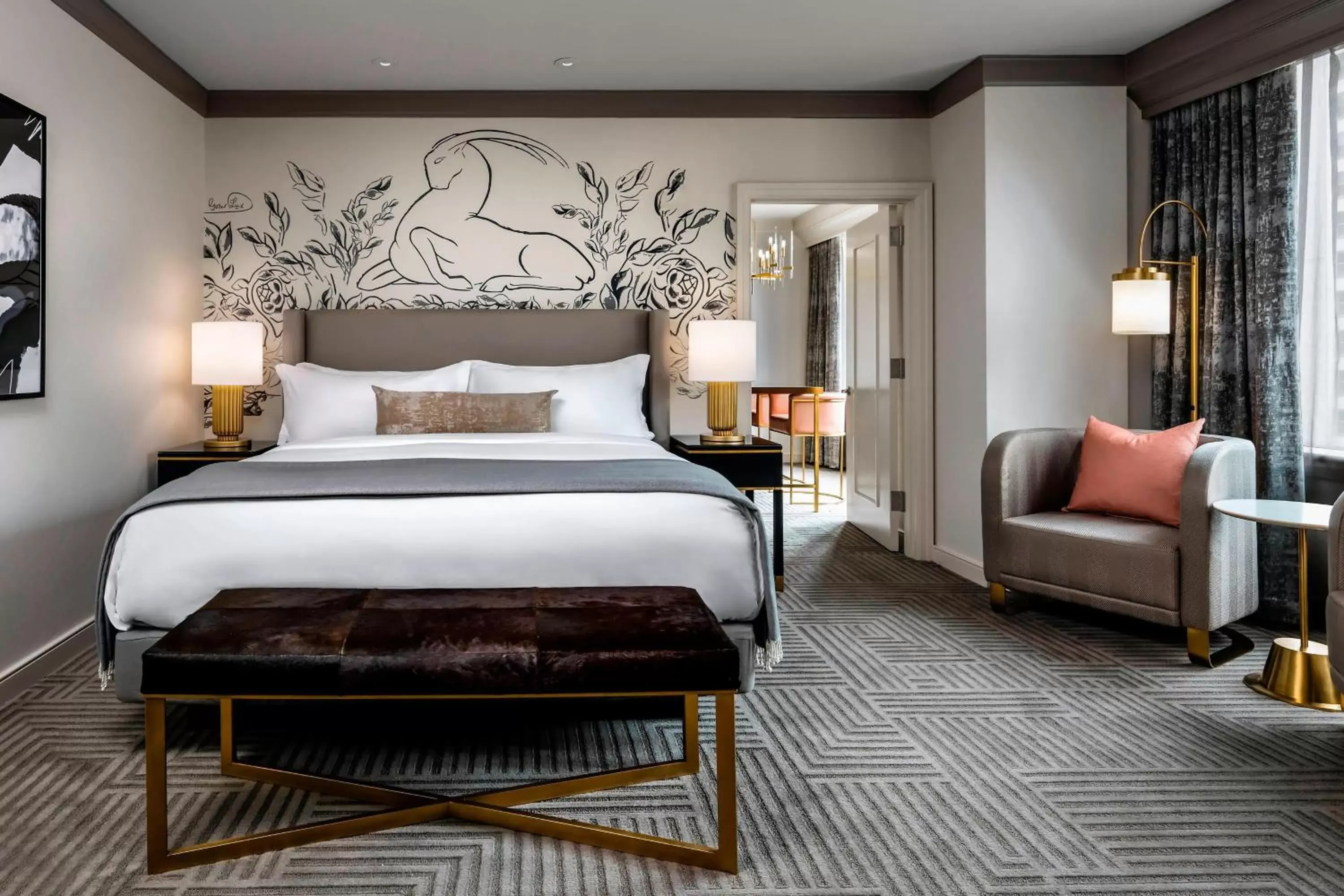 Bedroom, Bed in The Gwen, a Luxury Collection Hotel, Michigan Avenue Chicago