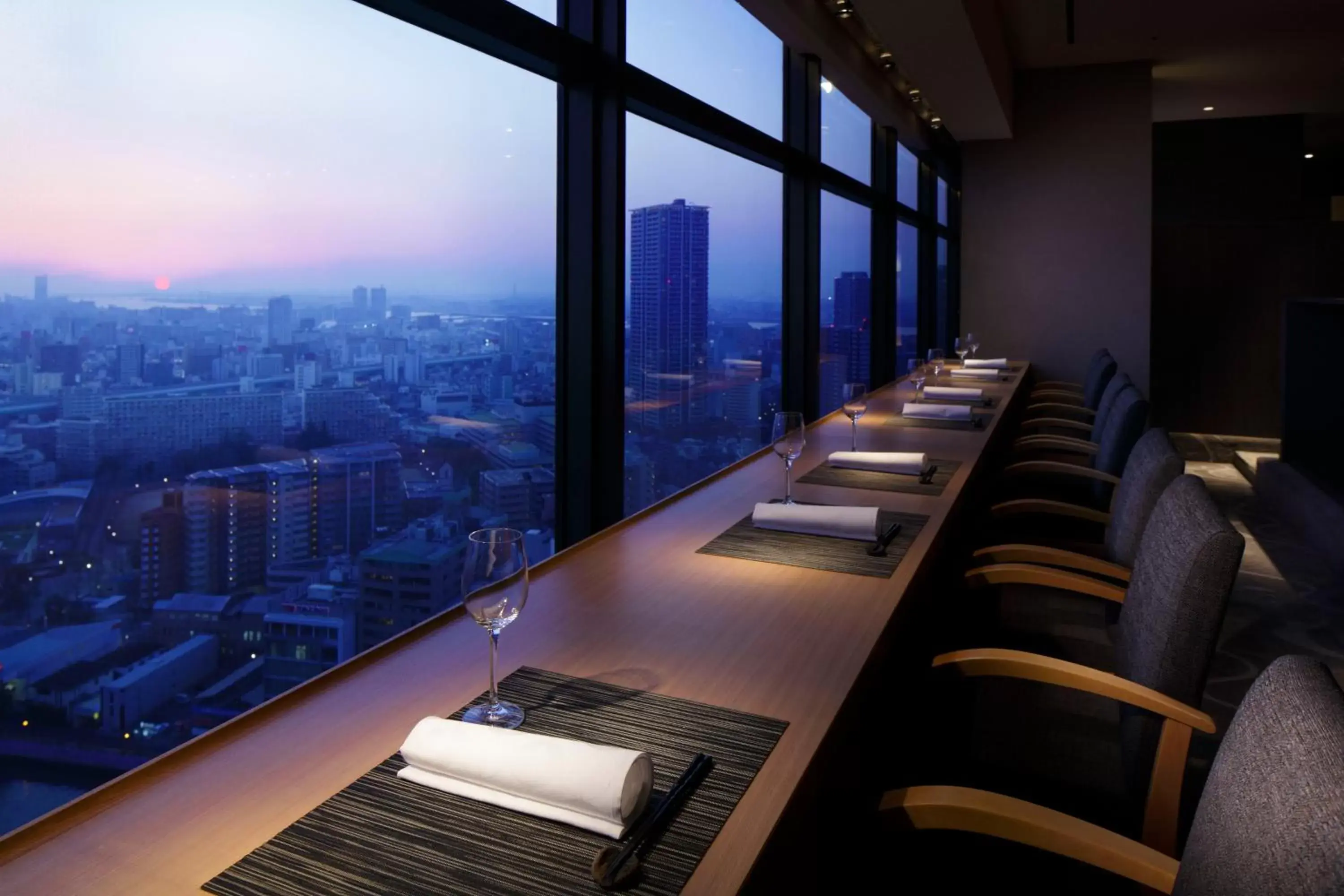 Restaurant/places to eat in RIHGA Royal Hotel Osaka