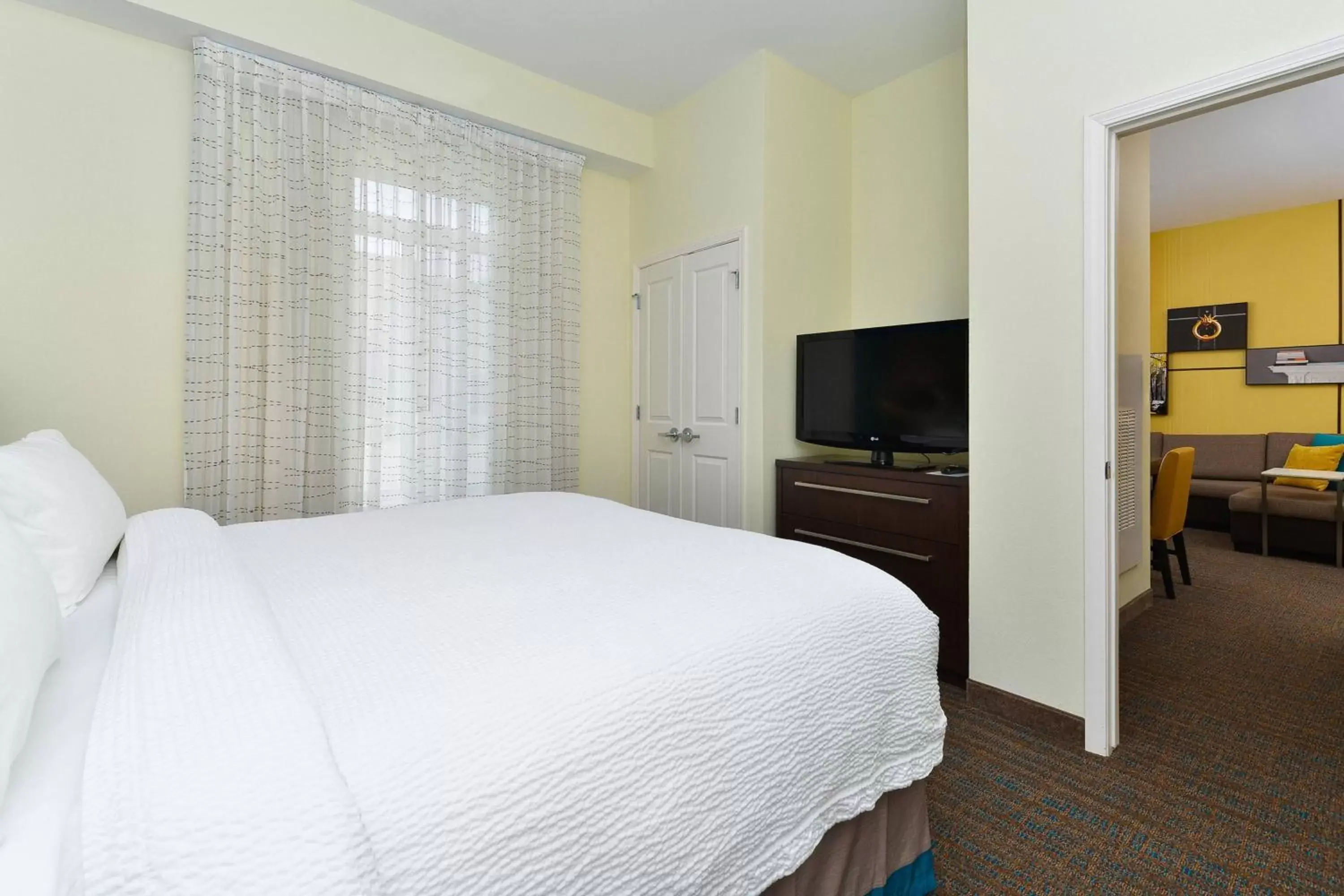 Bedroom, Bed in Residence Inn by Marriott Champaign