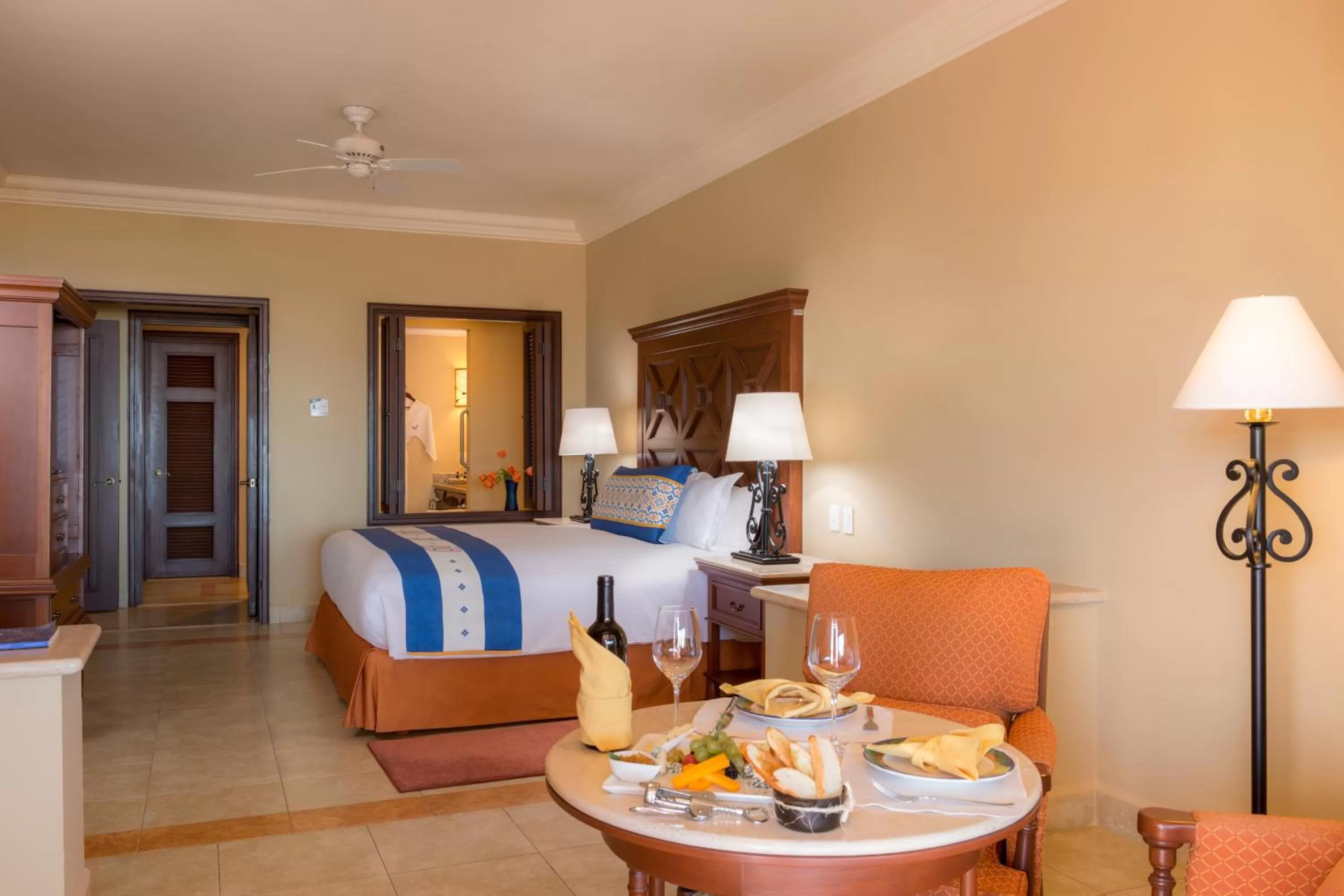 Bed in Pueblo Bonito Sunset Beach Golf & Spa Resort - All Inclusive
