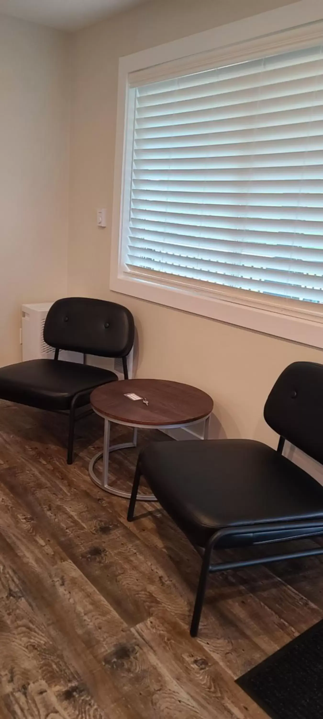 Seating Area in Meares Vista Inn