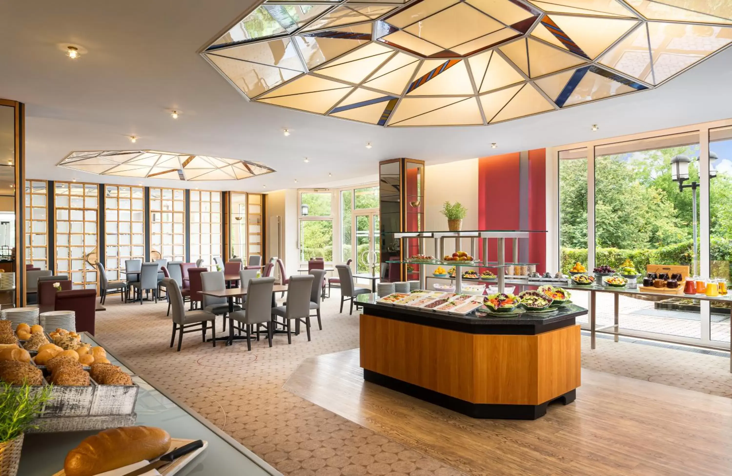 Buffet breakfast, Restaurant/Places to Eat in Leonardo Hotel Weimar