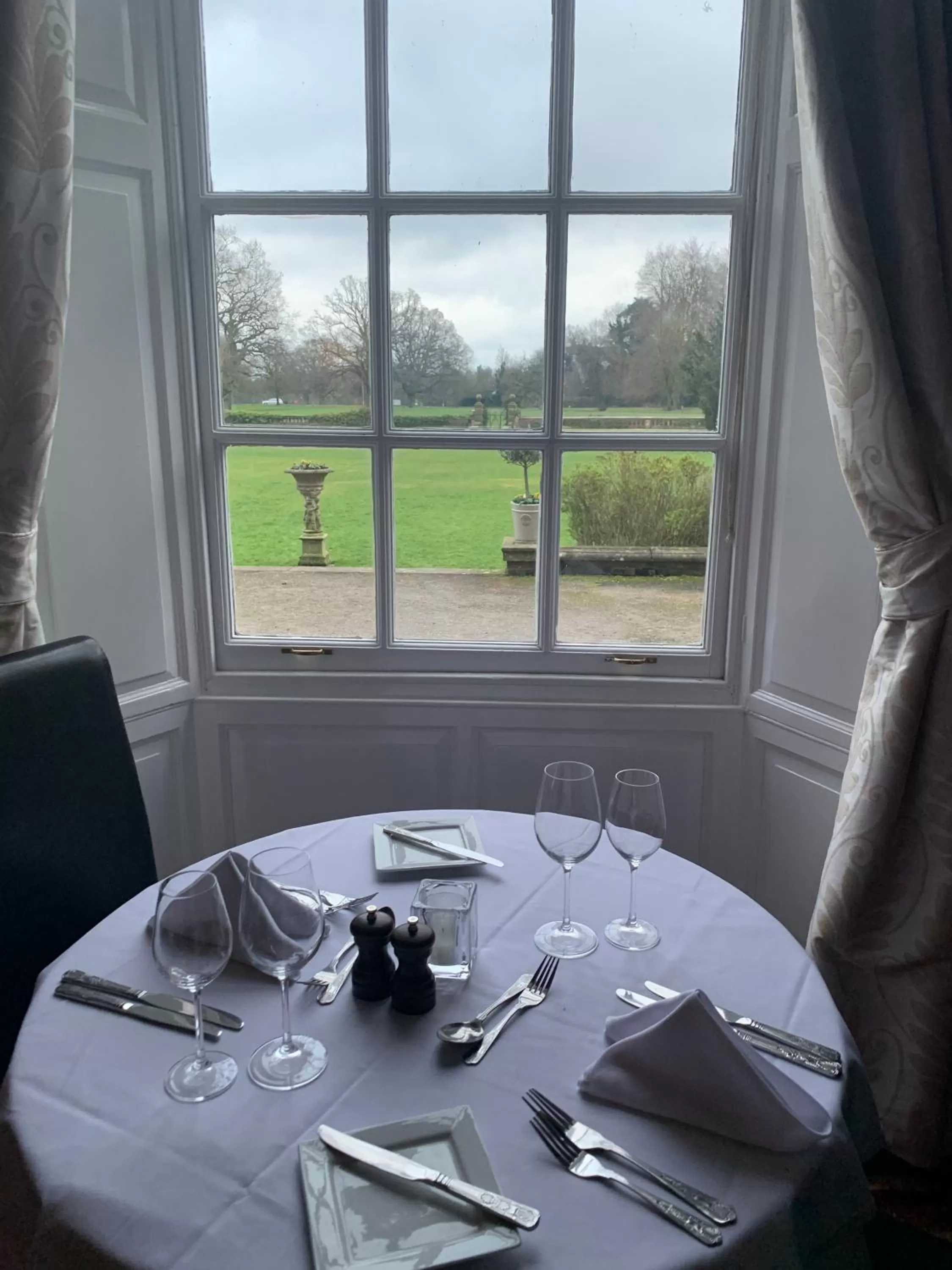 Restaurant/places to eat in Bosworth Hall Hotel