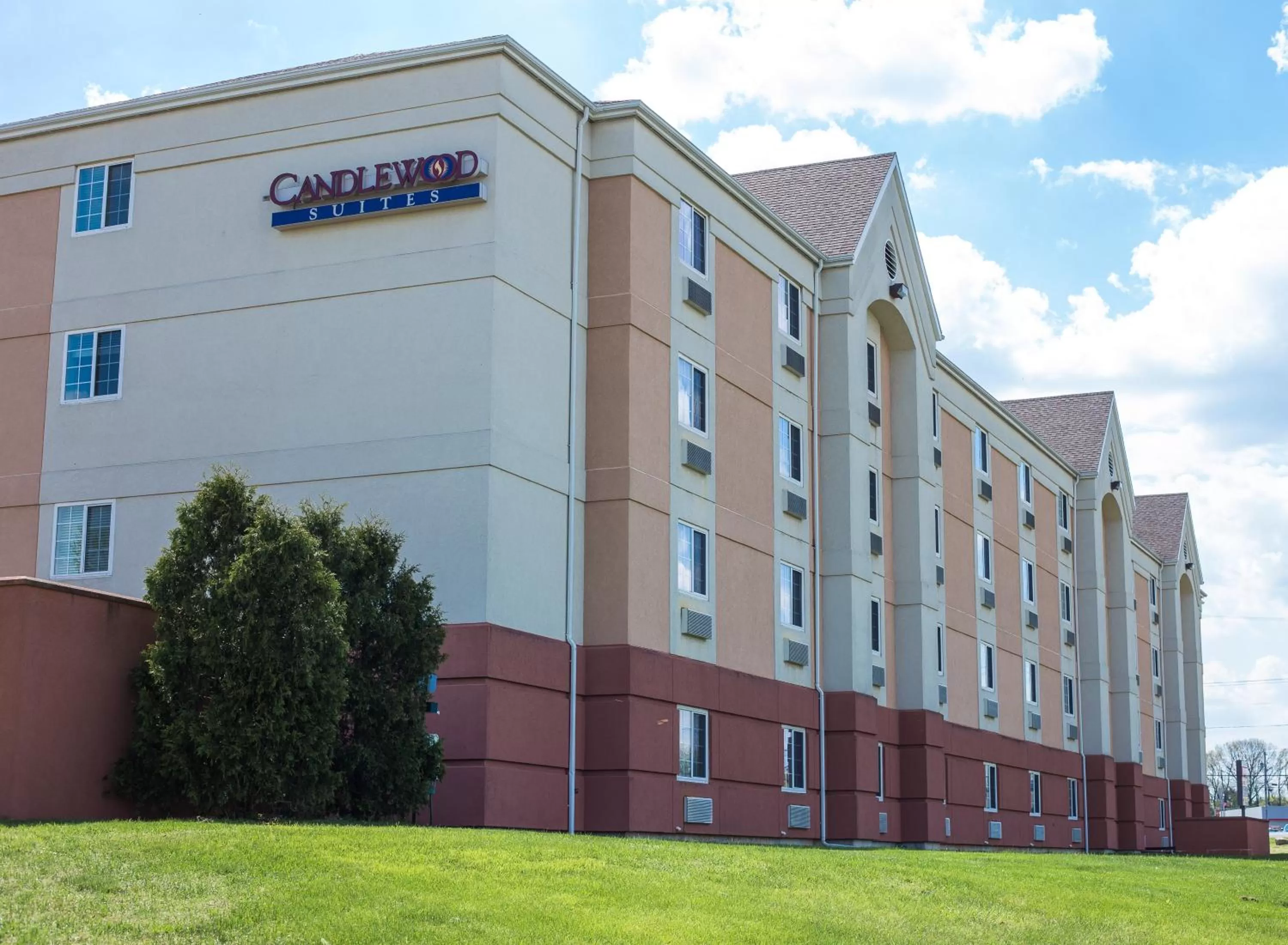 Property building in Candlewood Suites Syracuse-Airport by IHG
