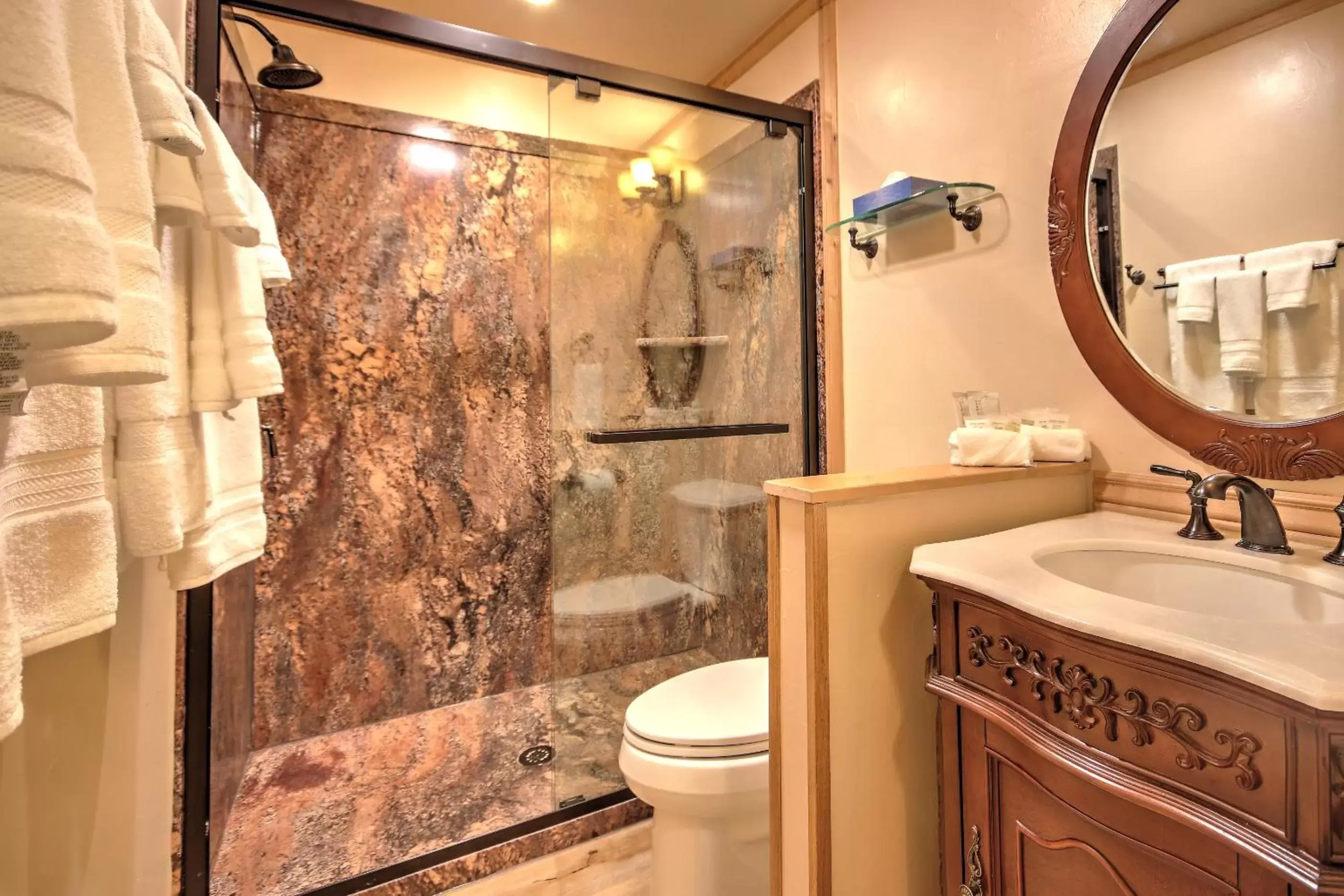 Bathroom in Yellowstone Gateway Inn