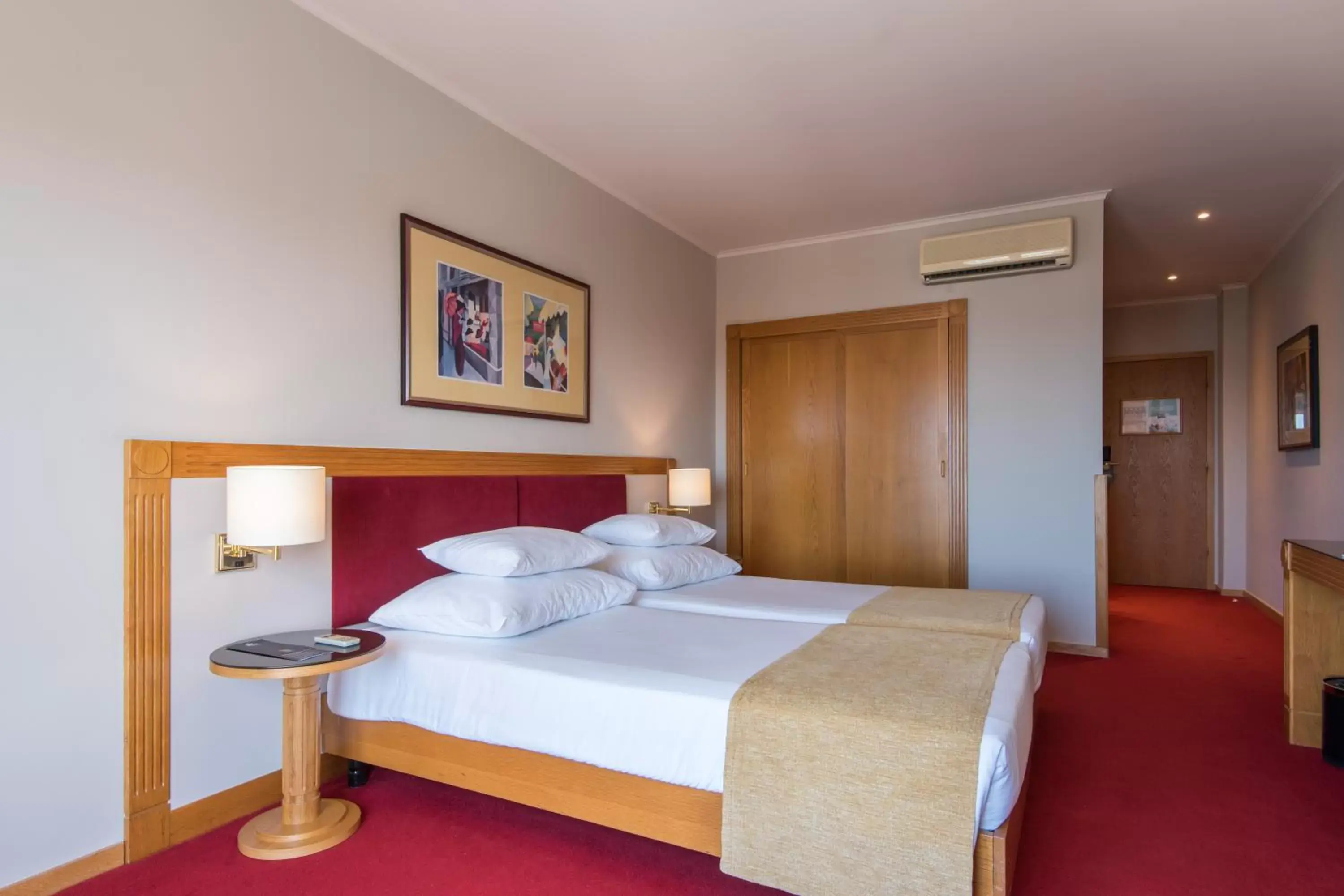 Twin Room in Vila Gale Estoril - Adults Friendly Twin Room in Vila Gale Estoril - Adults Friendly