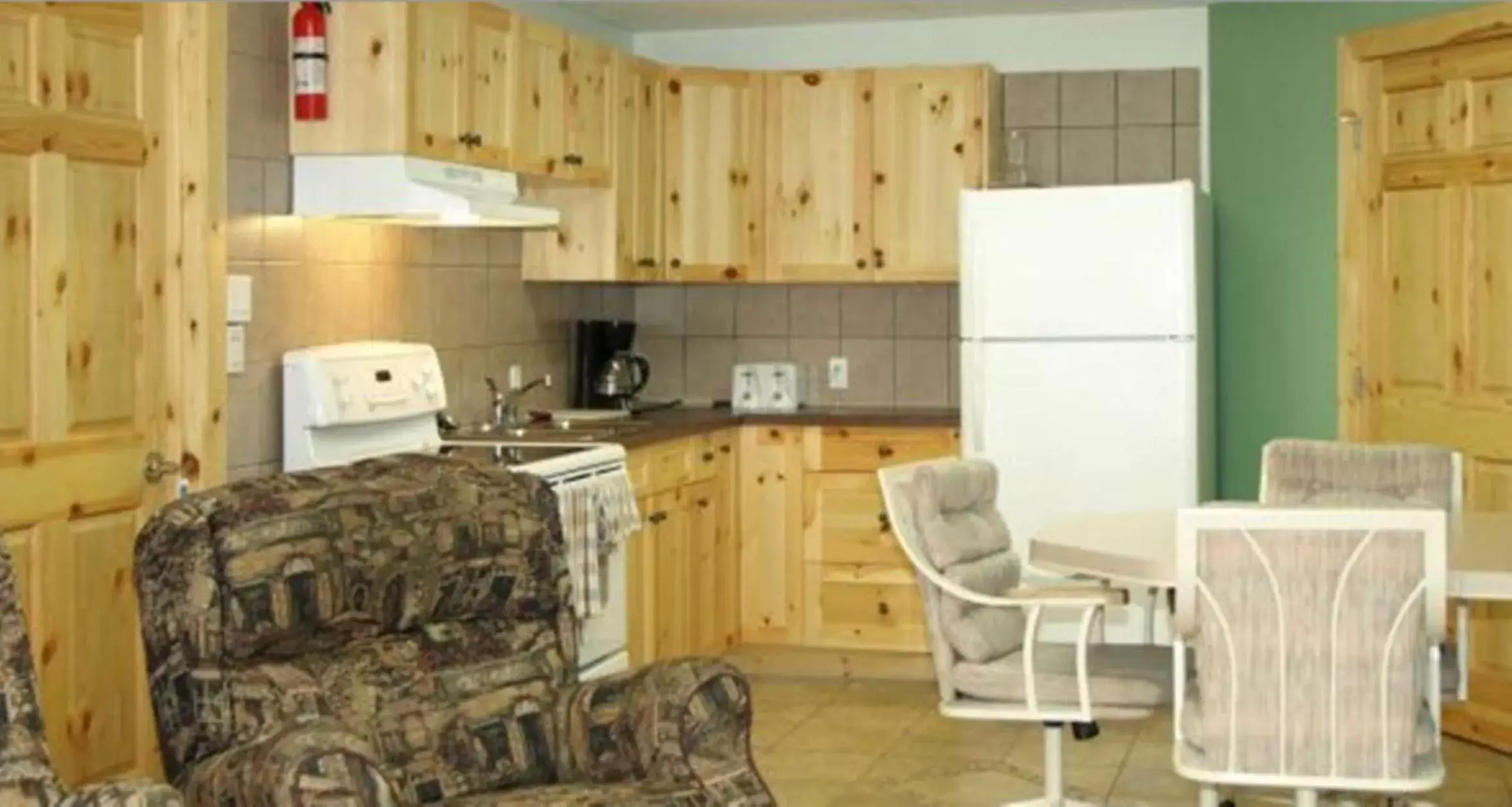 Kitchen/Kitchenette in York Creek Bed & Breakfast