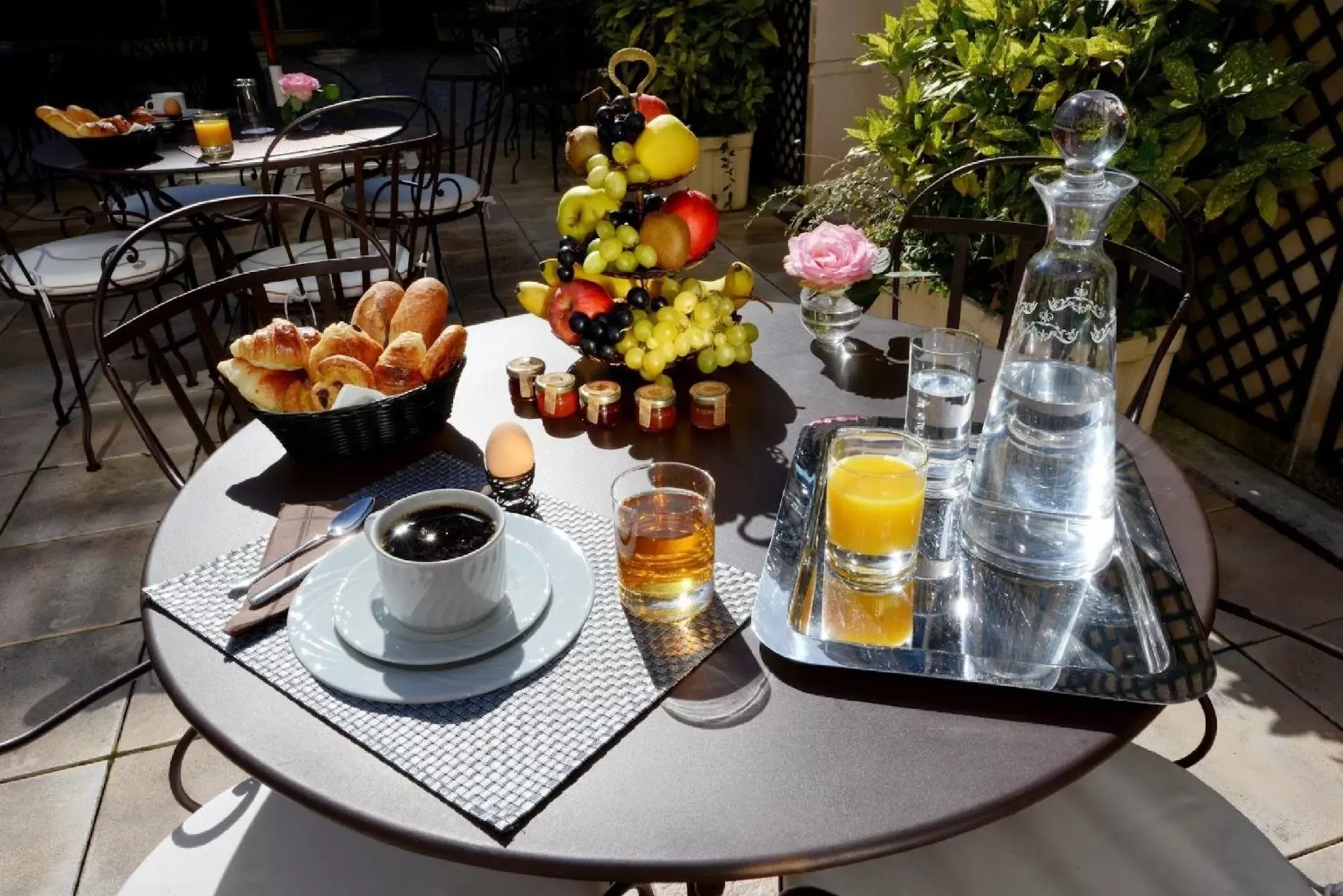 Breakfast, Restaurant/Places to Eat in Hôtel Le Versailles