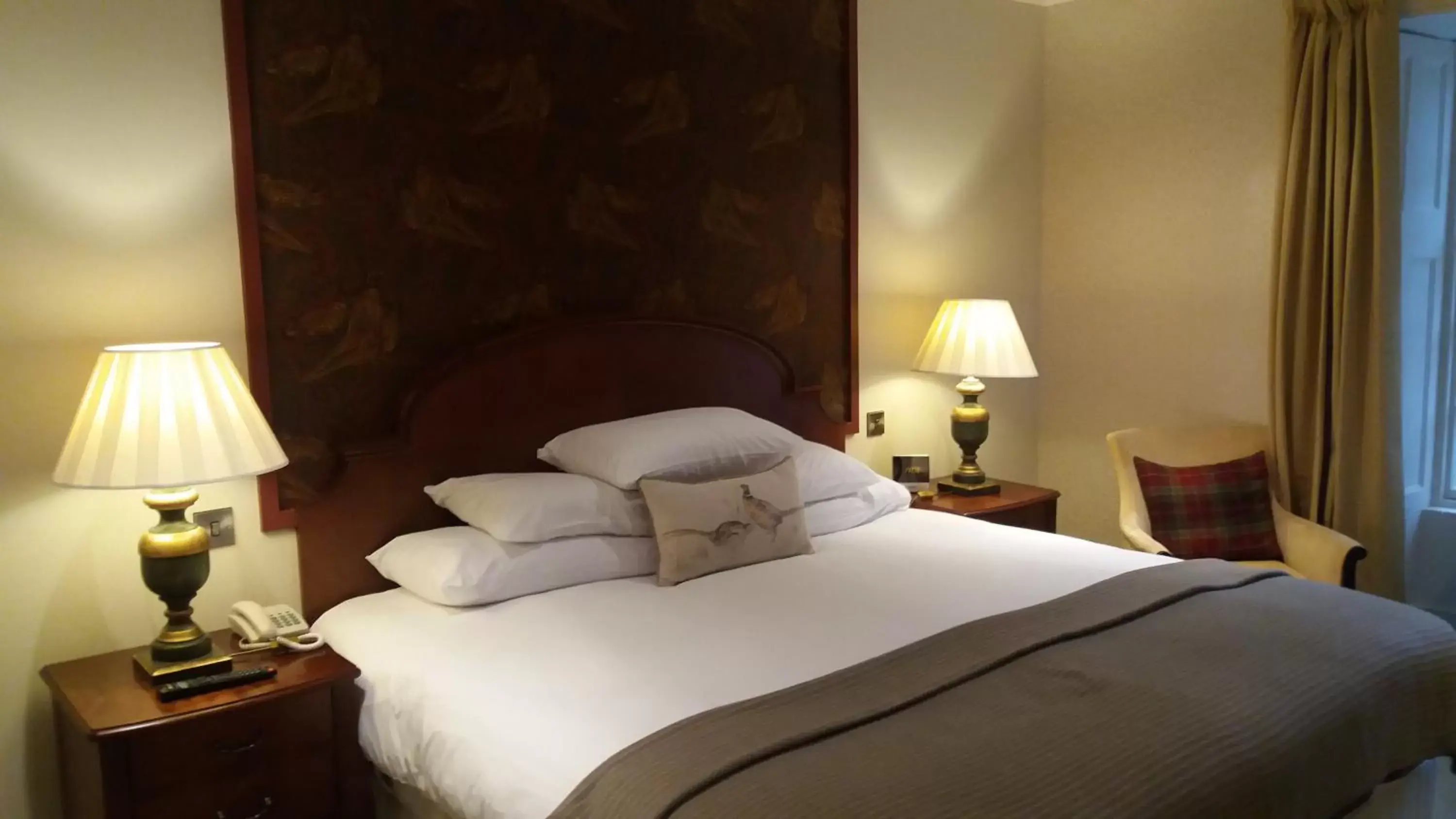 Bed in Blackaddie House Hotel