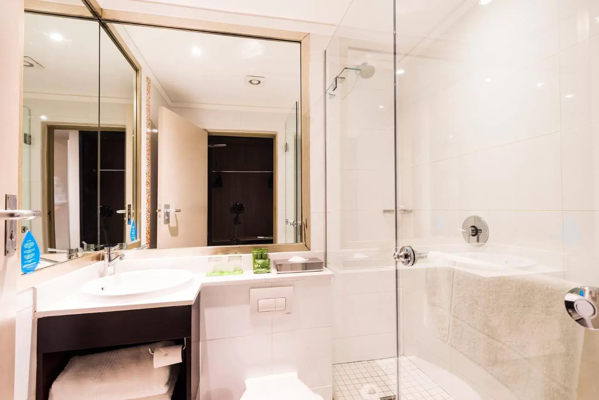 Bathroom in ONOMO Hotel Cape Town – Inn On The Square