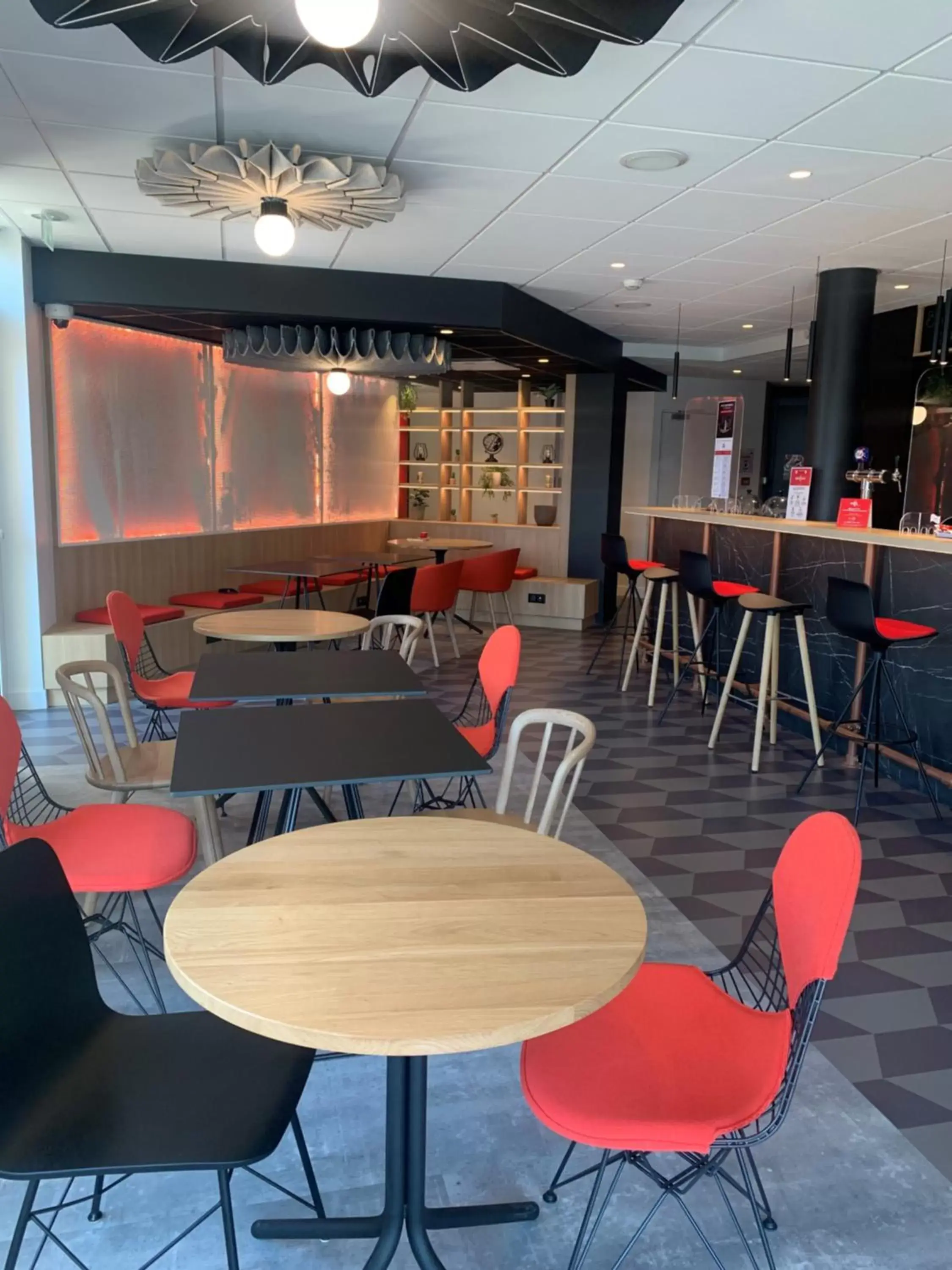 Lobby or reception, Restaurant/Places to Eat in ibis Auxerre Centre