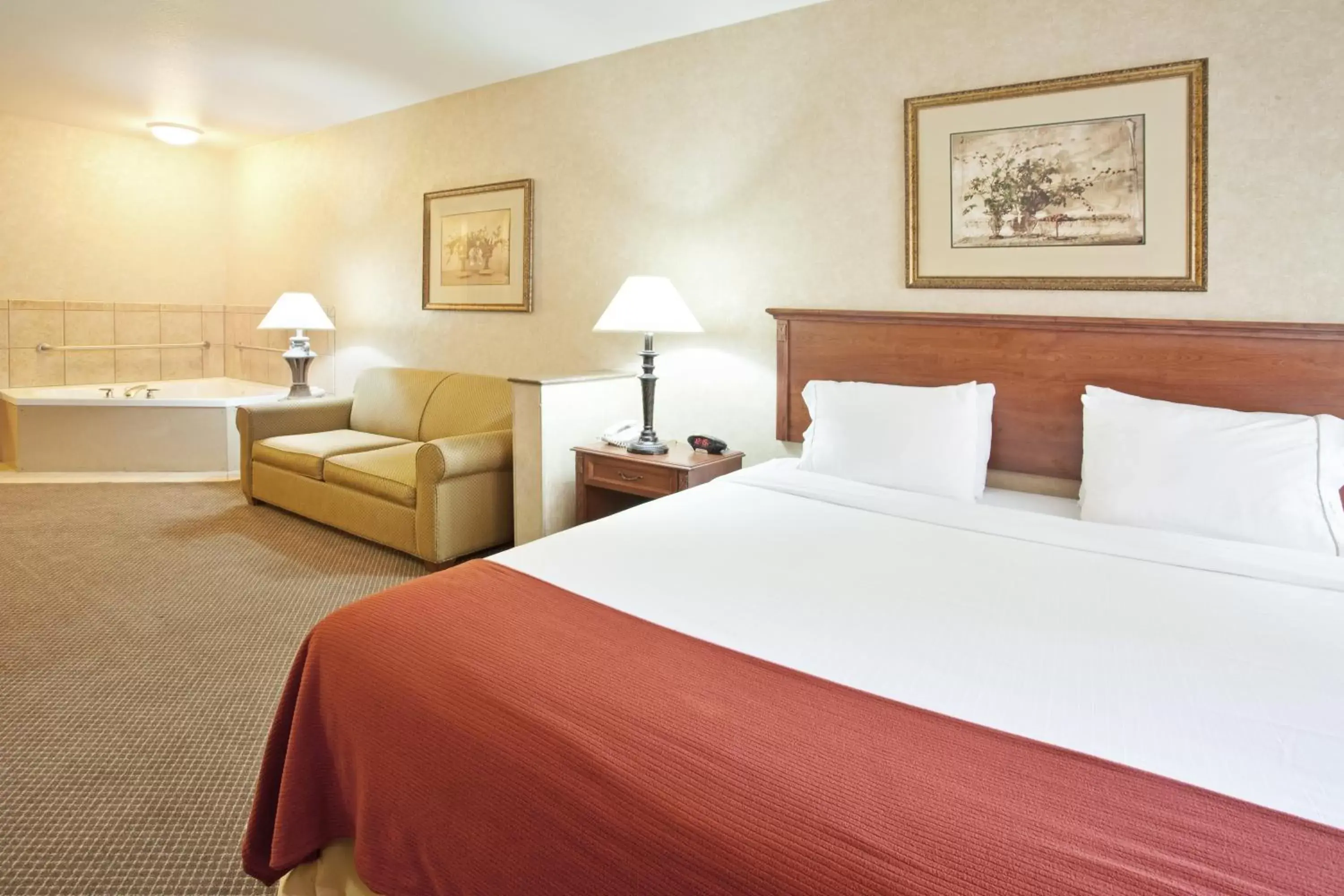 Bed in Holiday Inn Express Hotel & Suites Barstow, an IHG Hotel