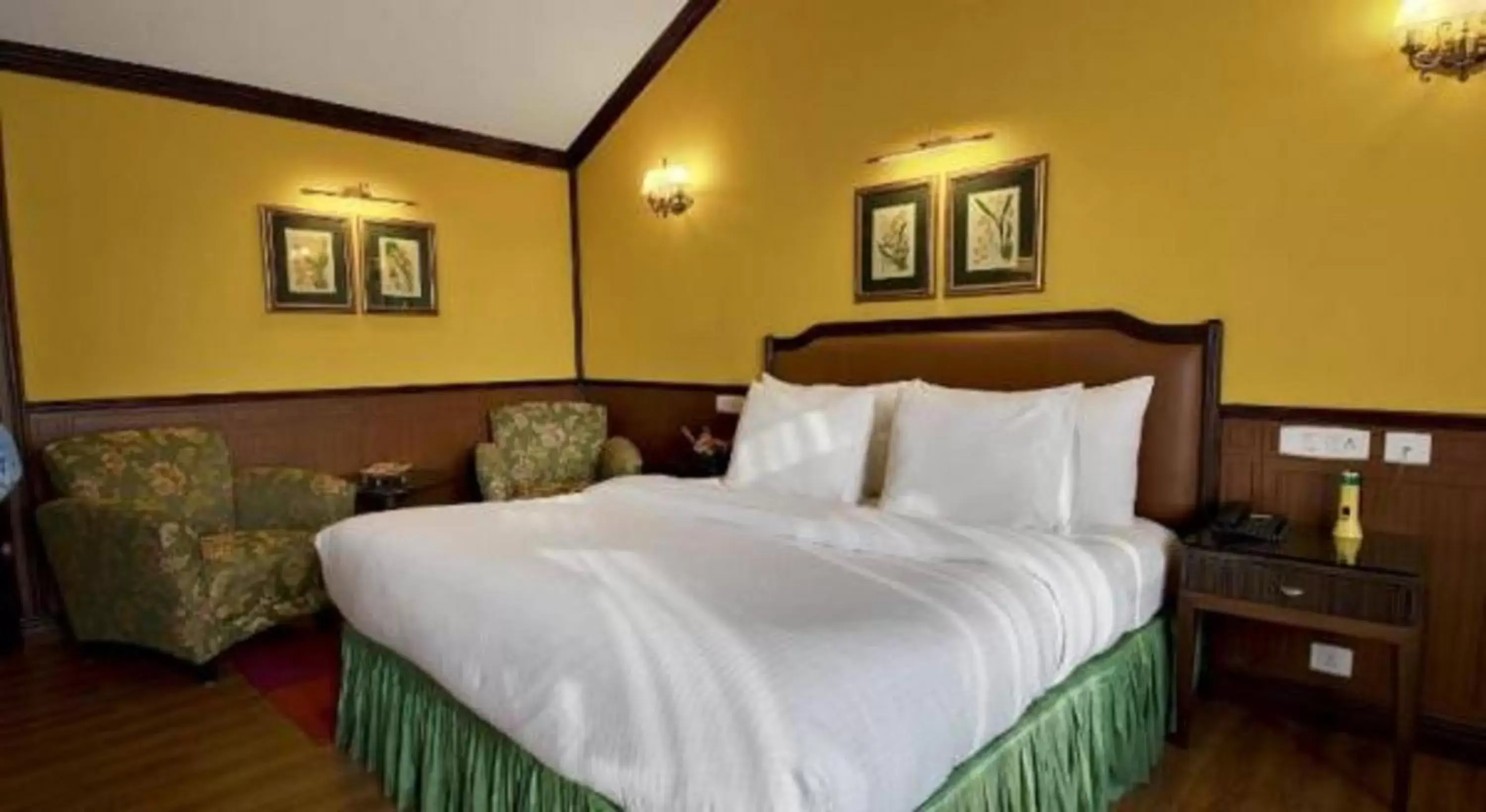 Bed in Mayfair Darjeeling Bed in Mayfair Darjeeling