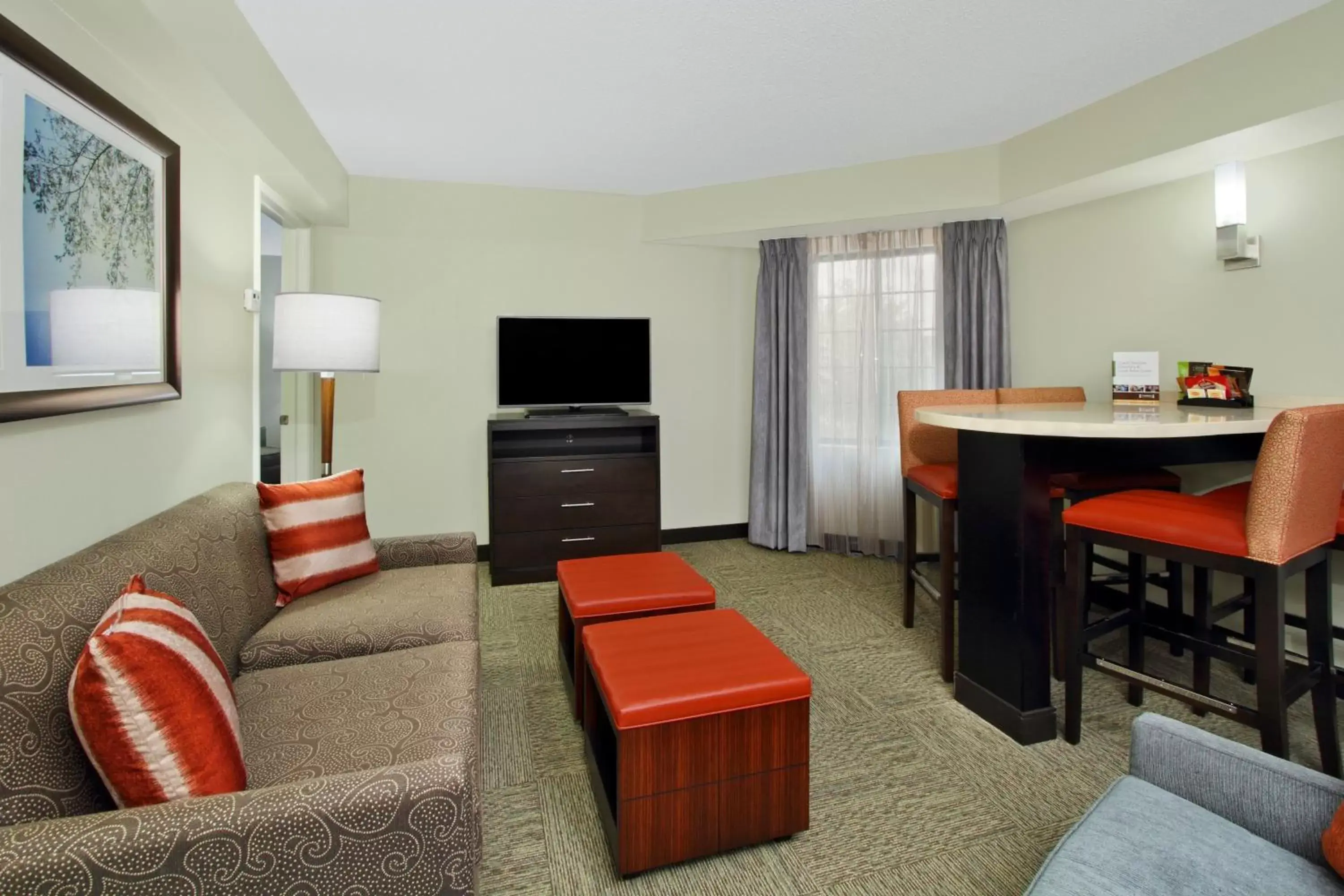 Photo of the whole room, Seating Area in Staybridge Suites Tysons - McLean, an IHG Hotel