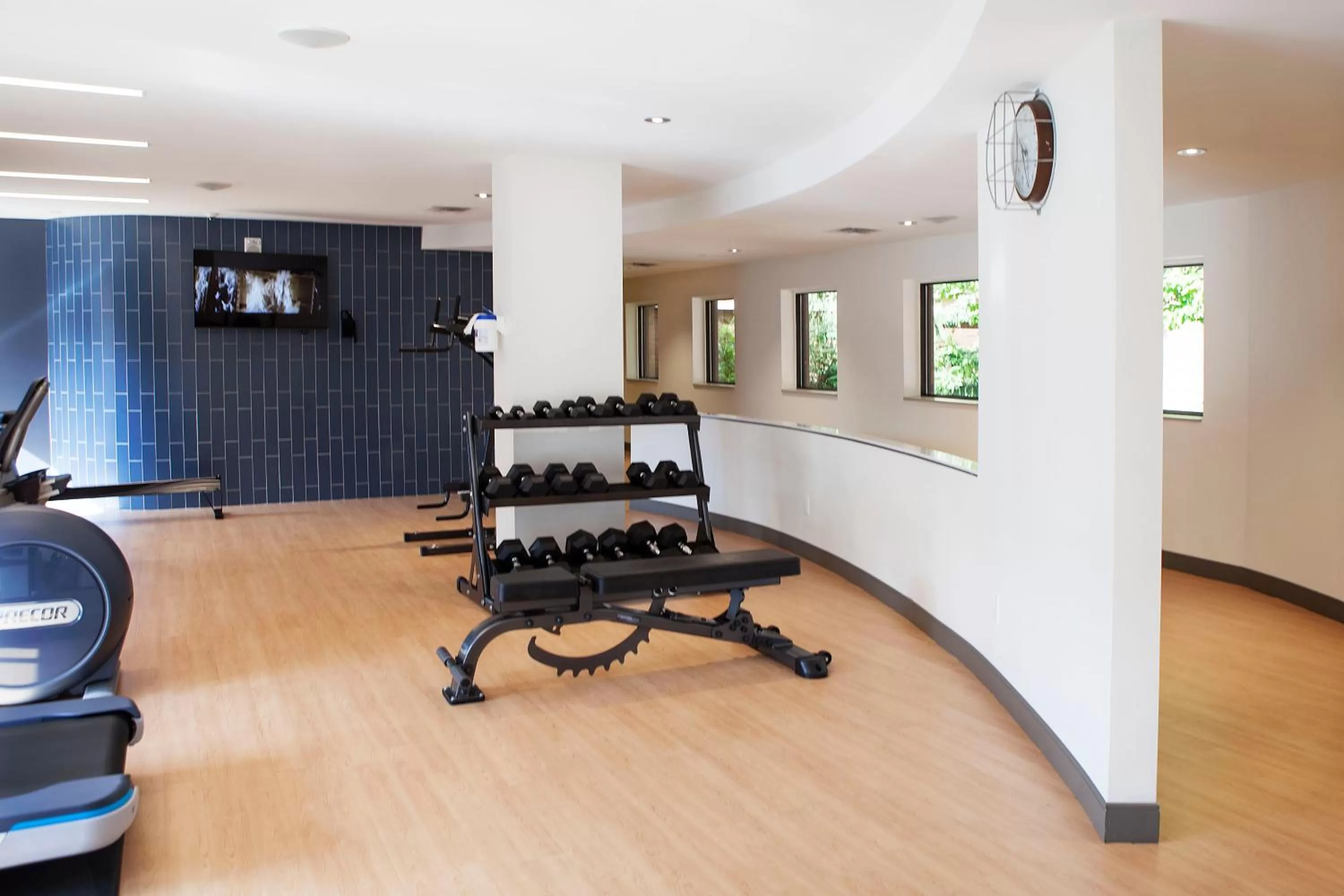 Fitness centre/facilities in Les Suites Hotel Ottawa
