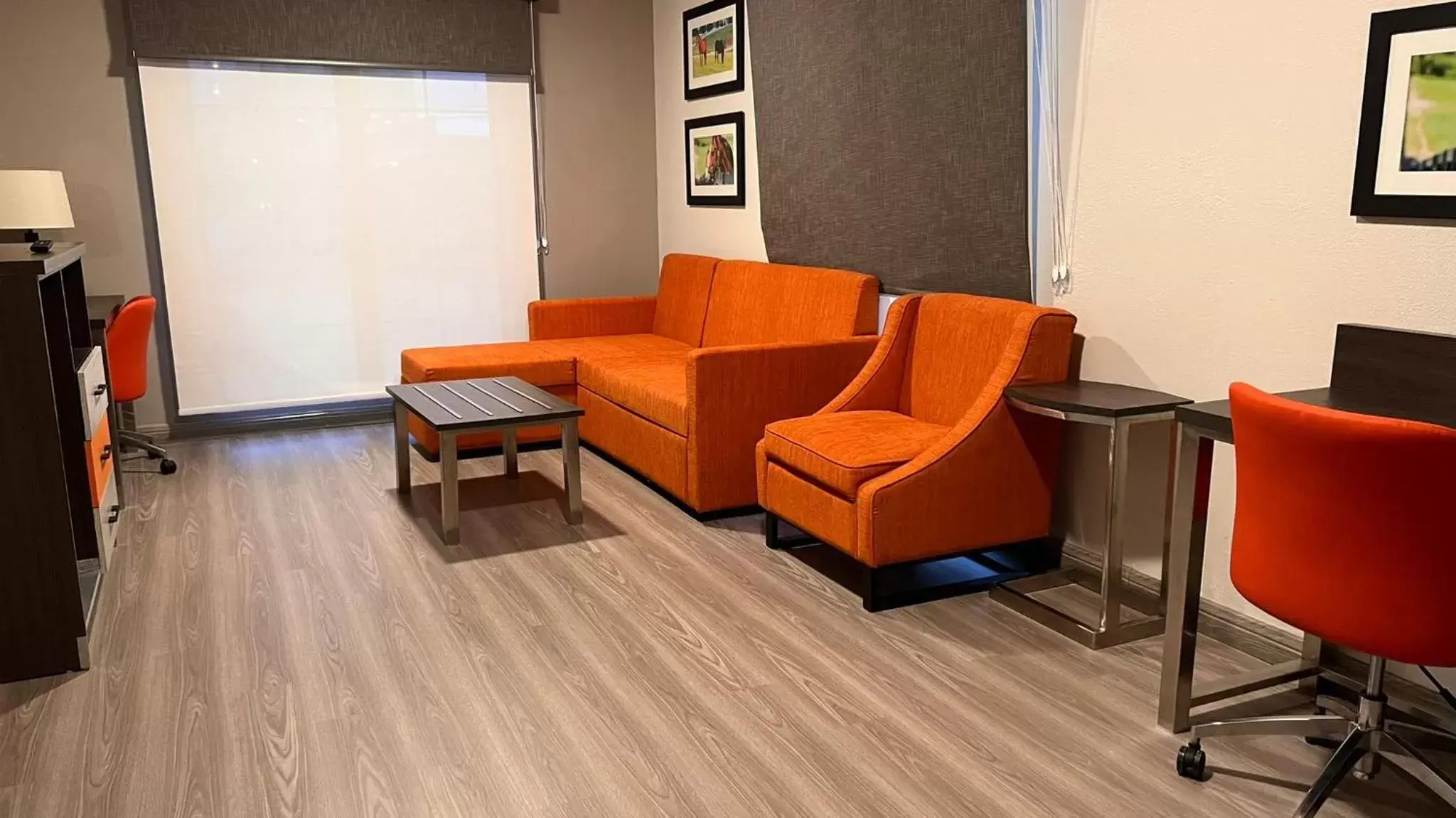 Seating Area in La Quinta Inn Lexington-Horse Park