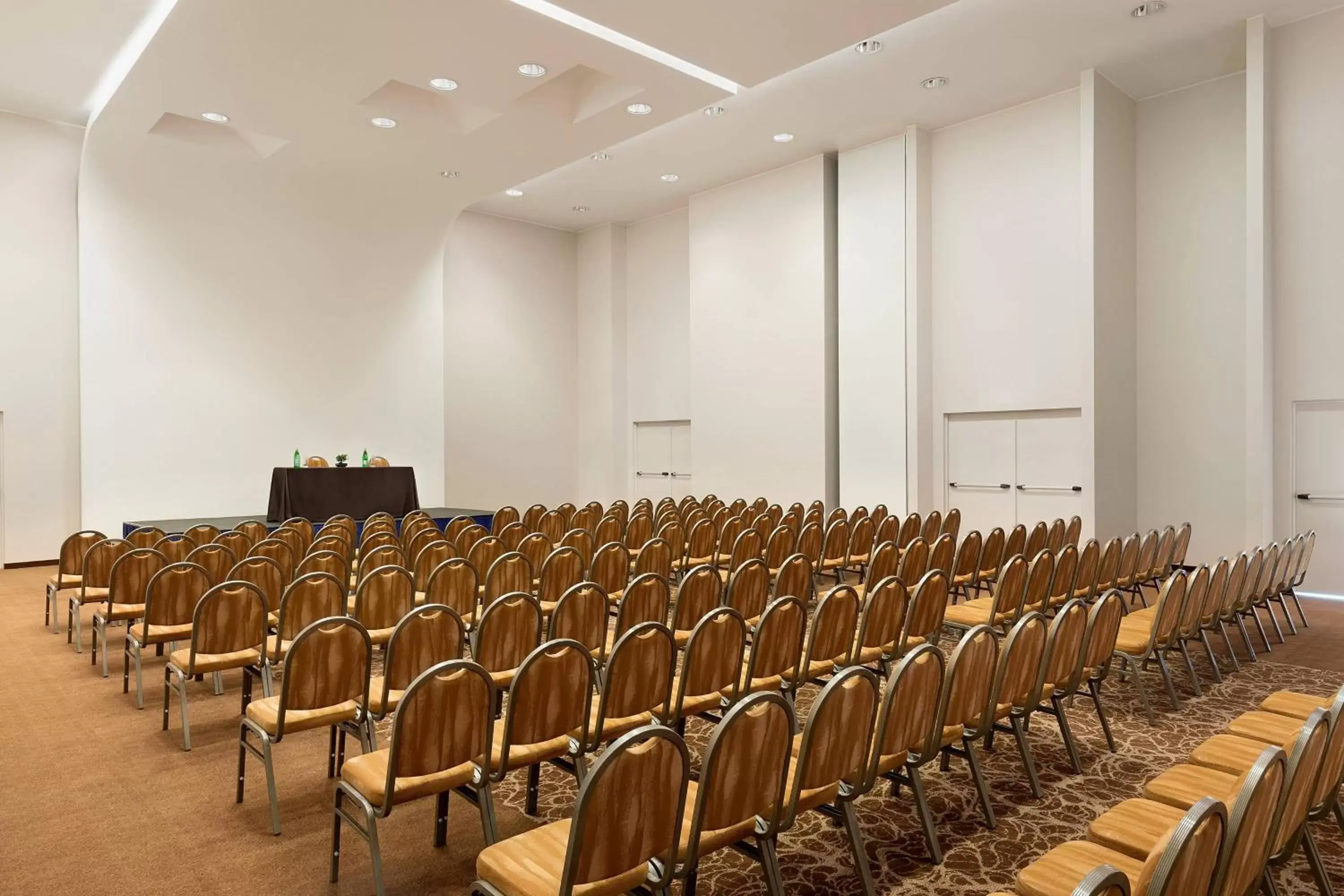 Meeting/conference room in Sheraton Milan Malpensa Airport Hotel & Conference Centre