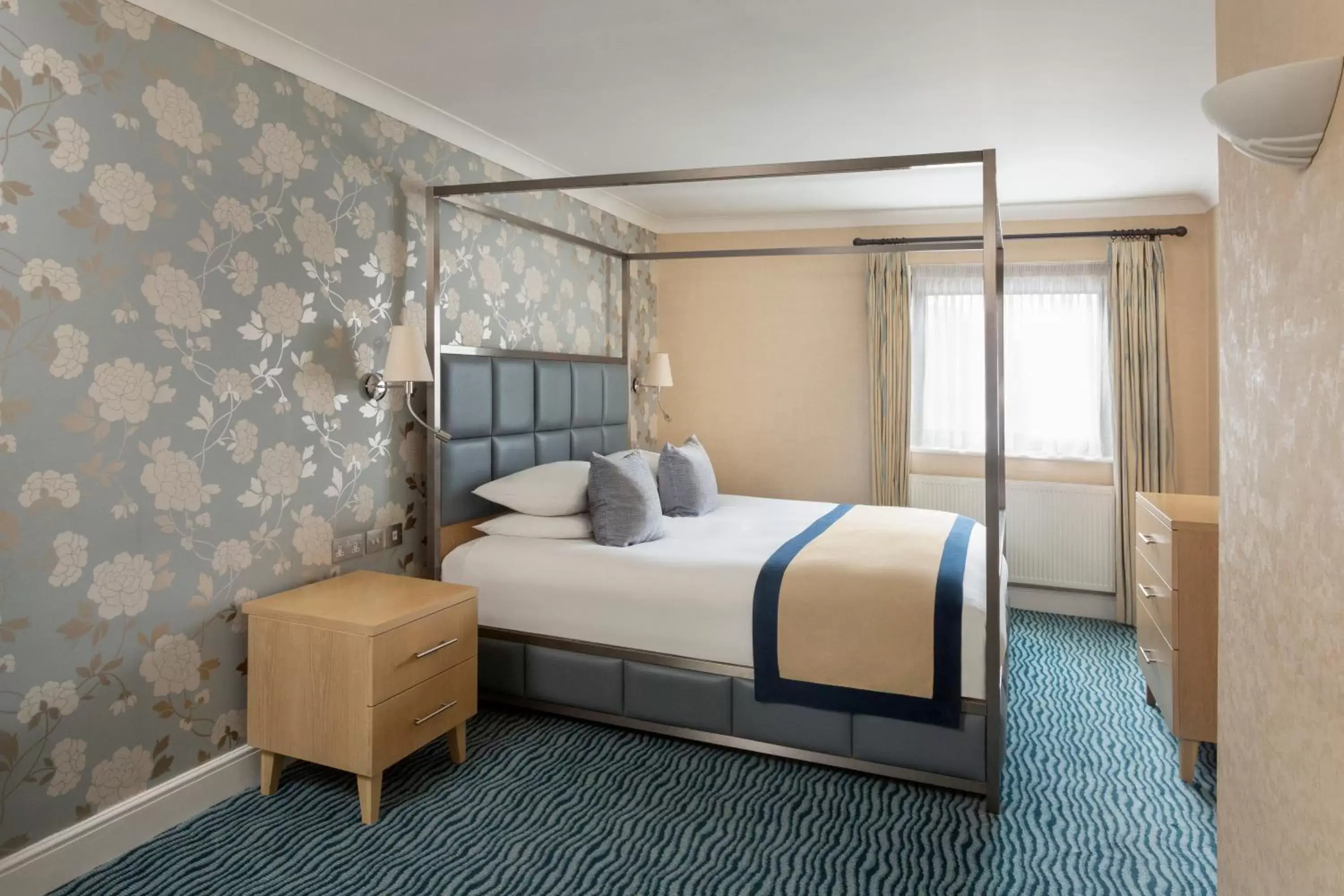 Bedroom, Bed in Bridgewood Manor Hotel & Spa