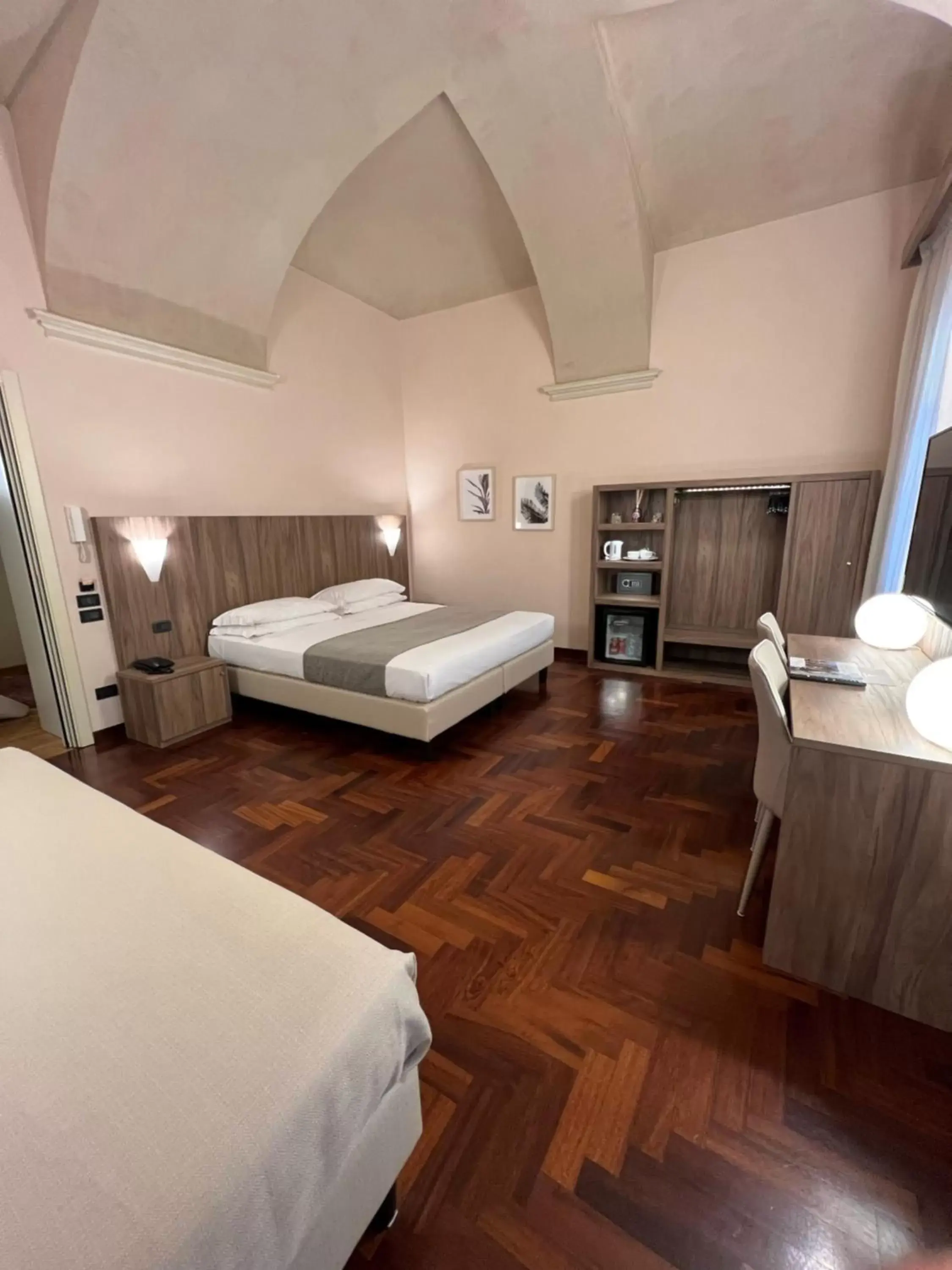 Photo of the whole room, Bed in Hotel Boutique Antiche Mura