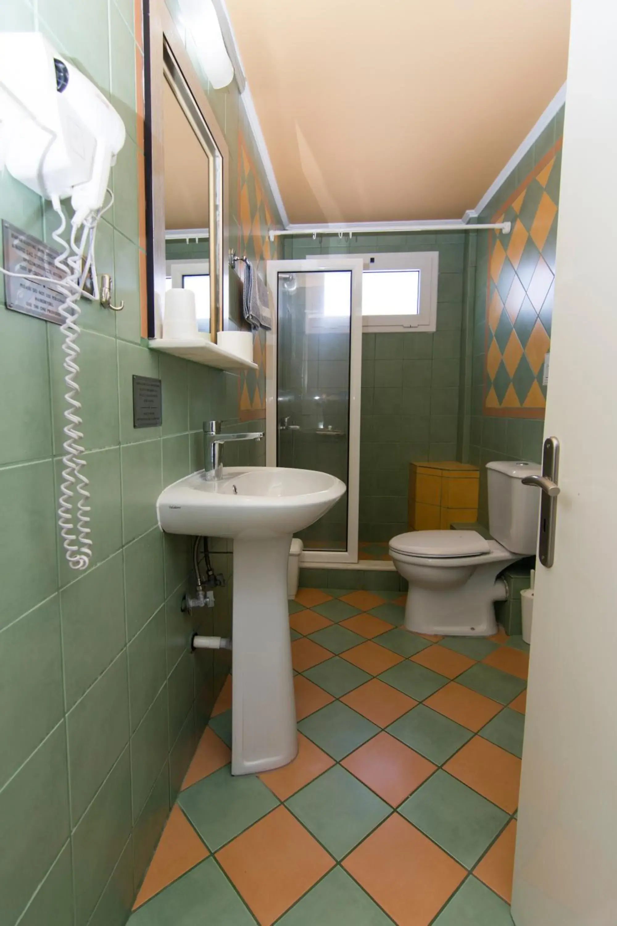 Bathroom in San Nectarios