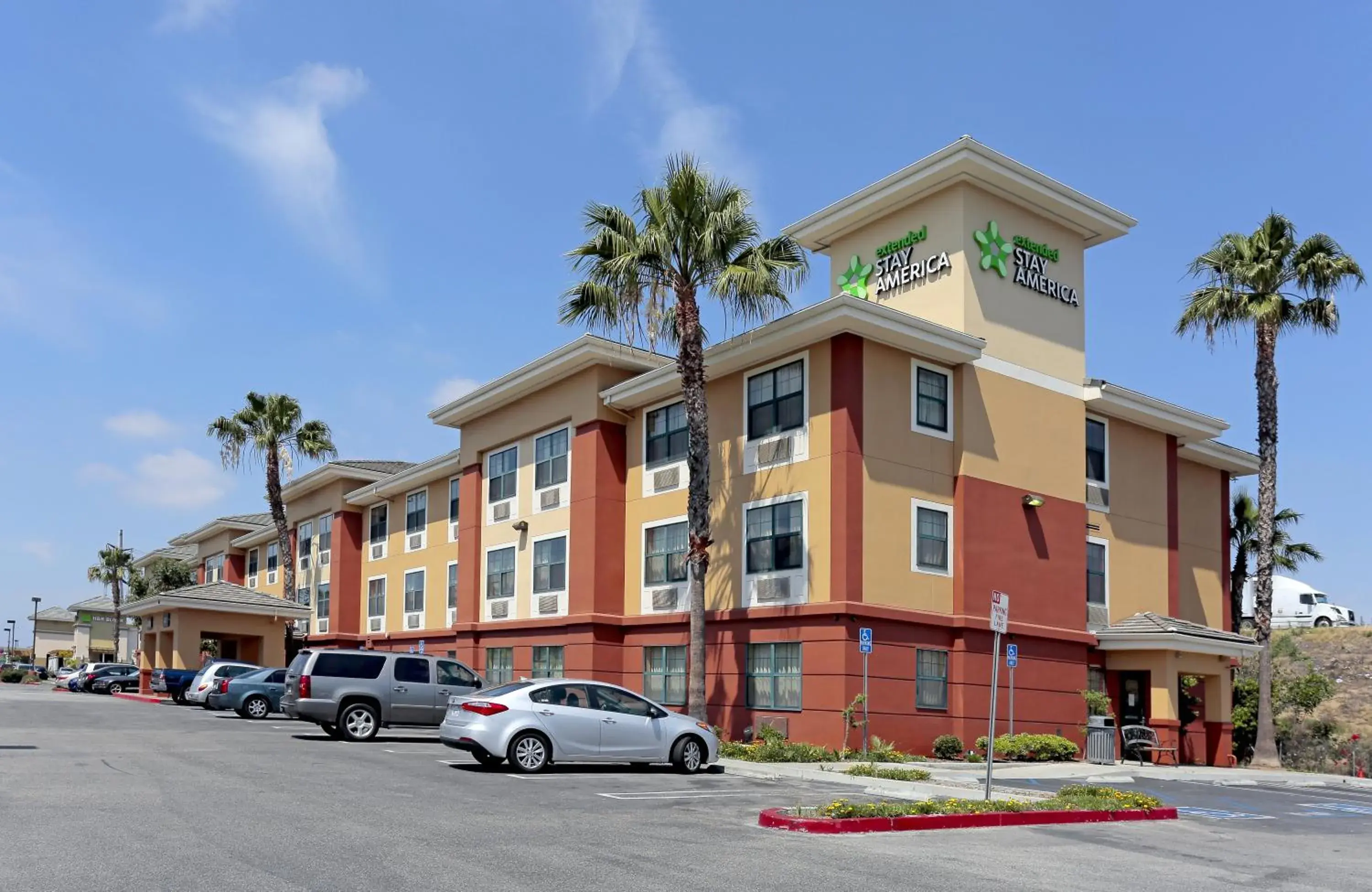 Property building in Extended Stay America Suites - Los Angeles - Carson