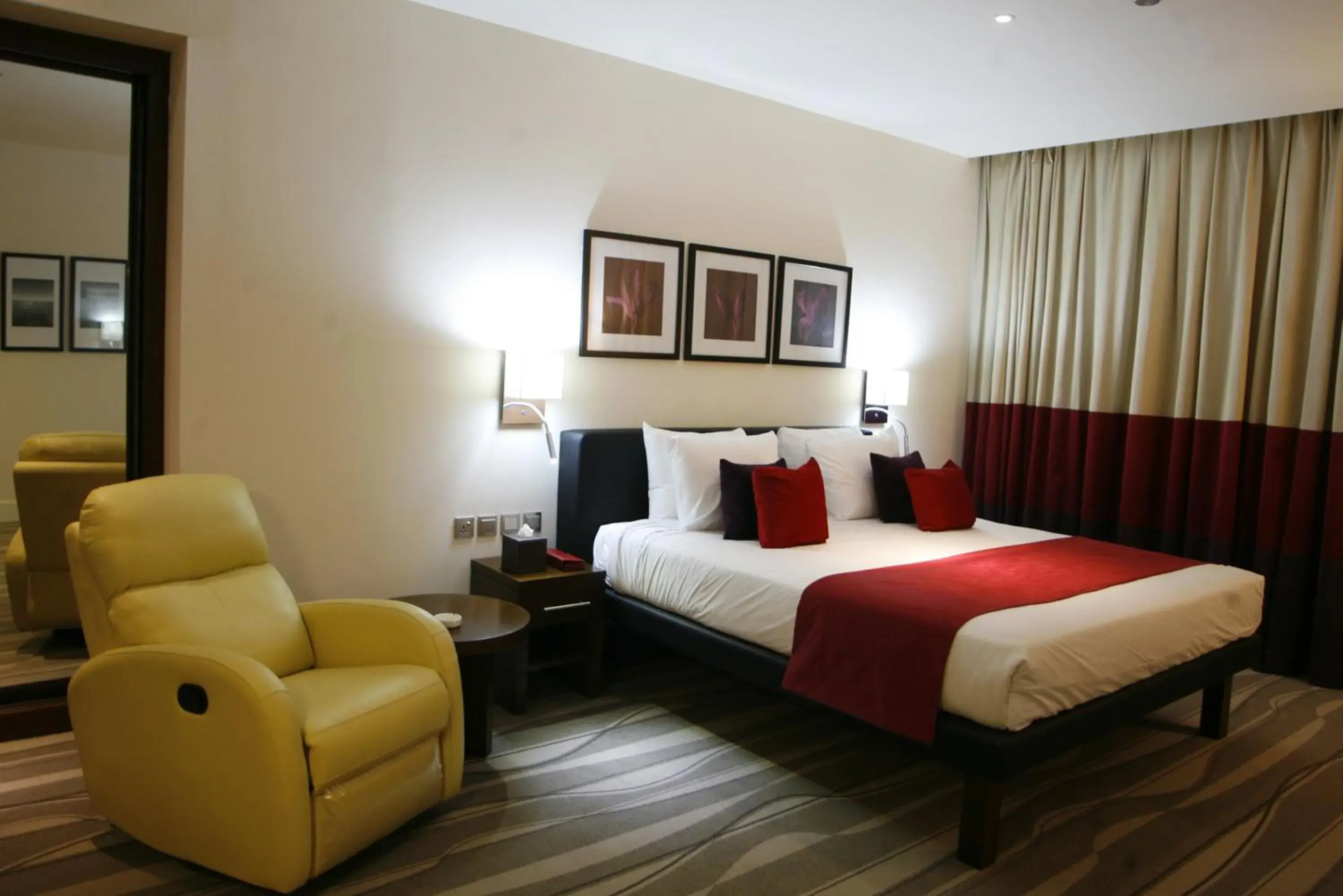 Superior King Room in Novotel Suites Riyadh Olaya