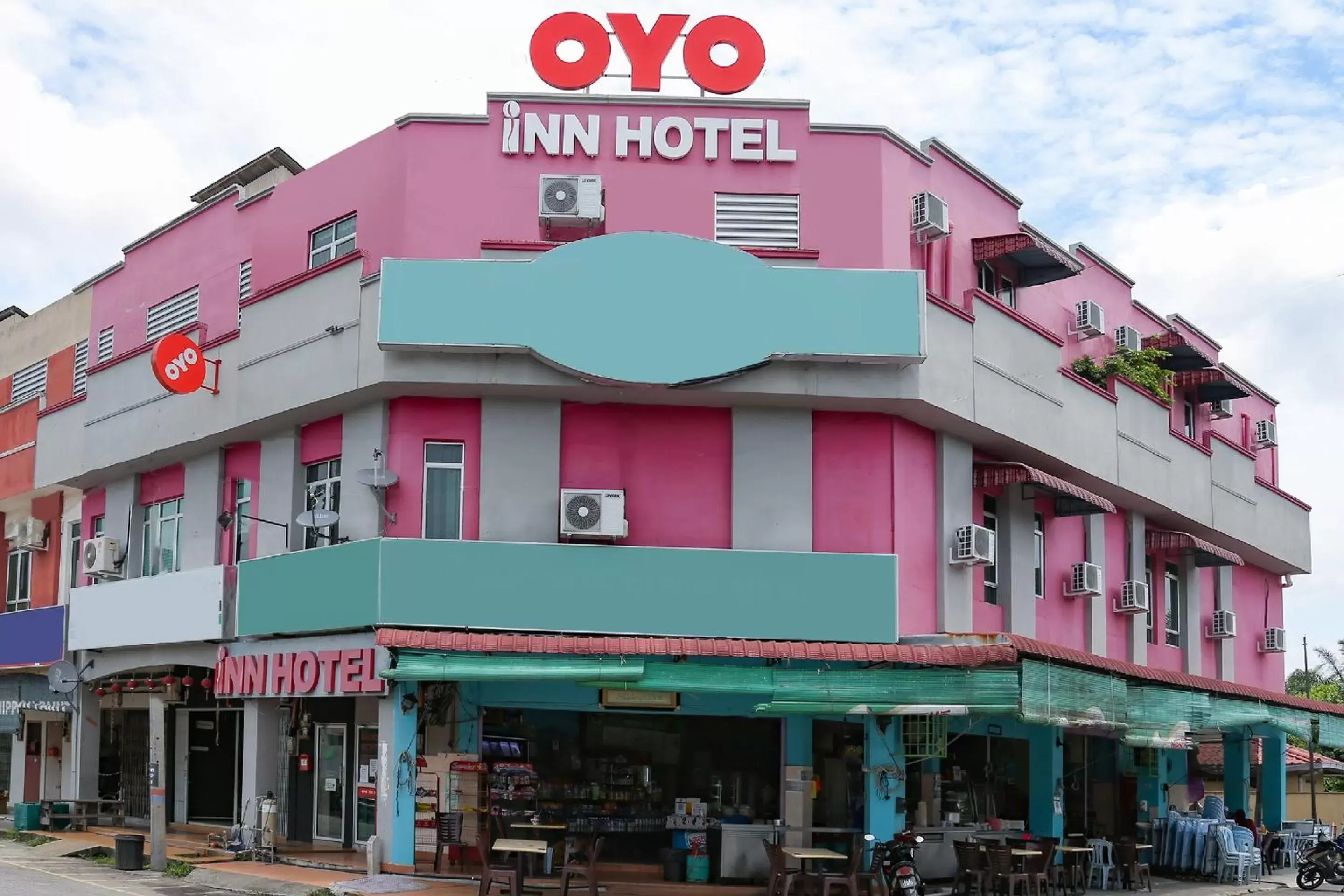 Facade/entrance, Property Building in OYO 89650 Inn Hotel