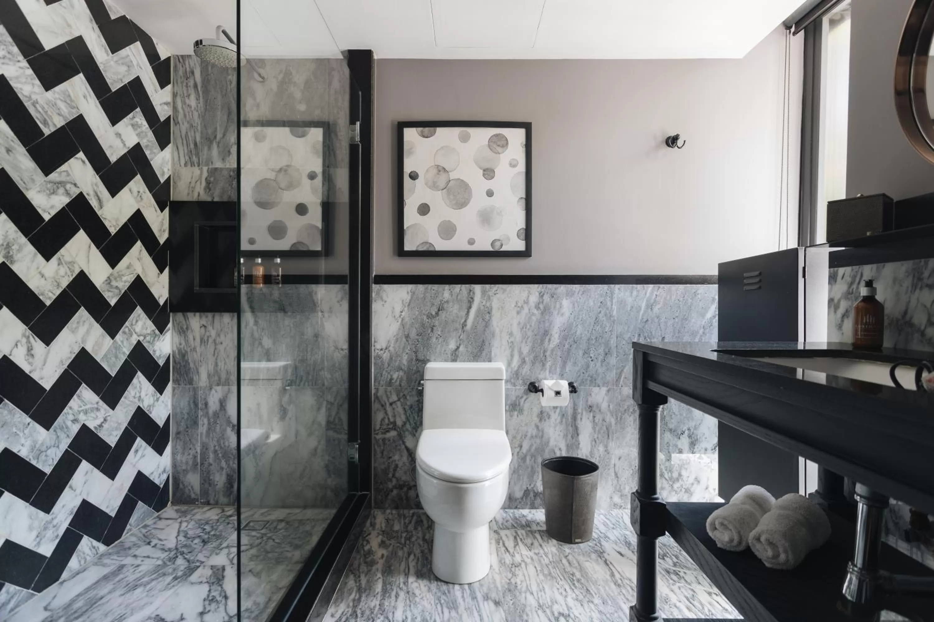 Bathroom in The Wild Oscar